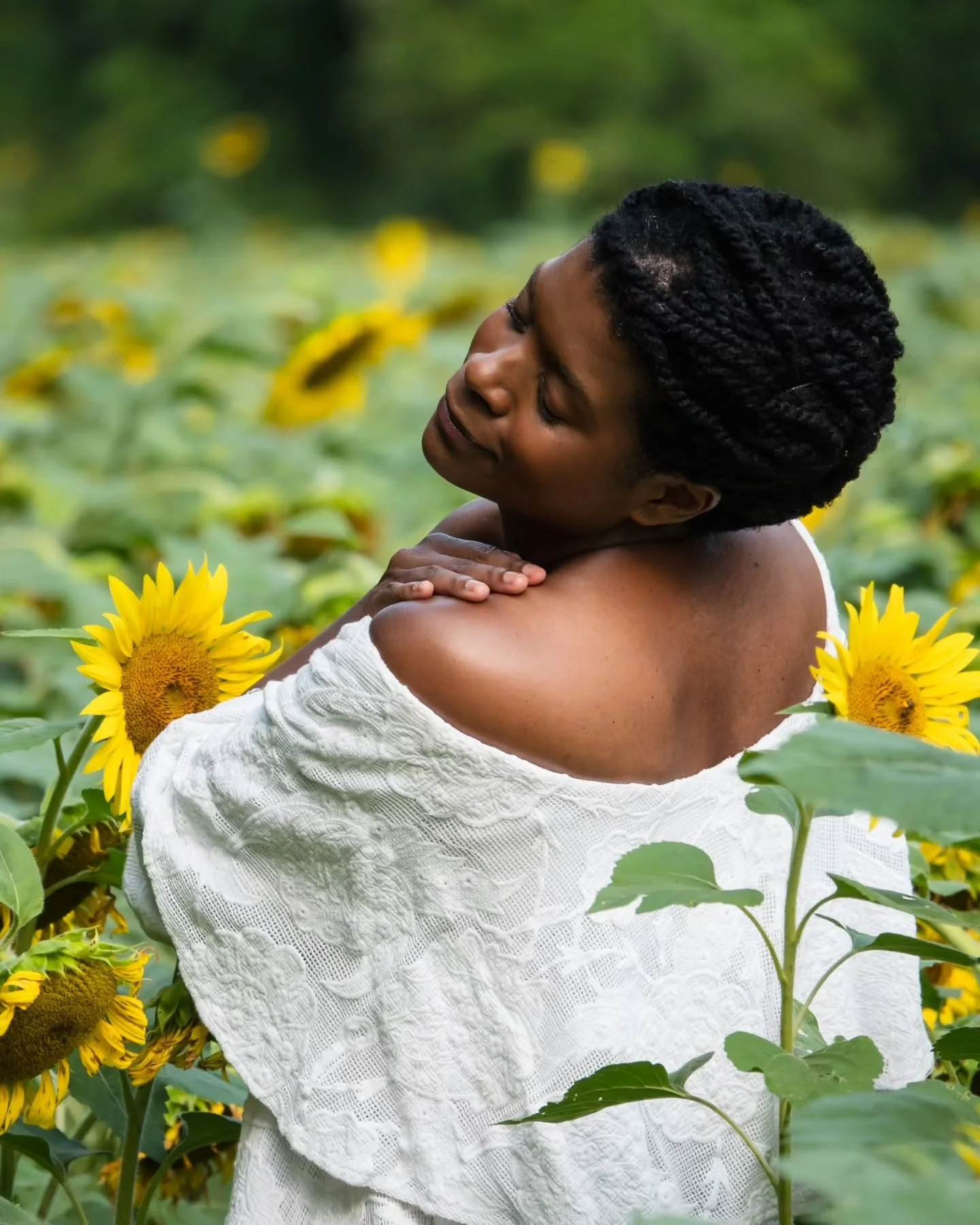 We Bloom. We are Children of the Sun. 
#SunflowersNMelanin // @jeralyn1984