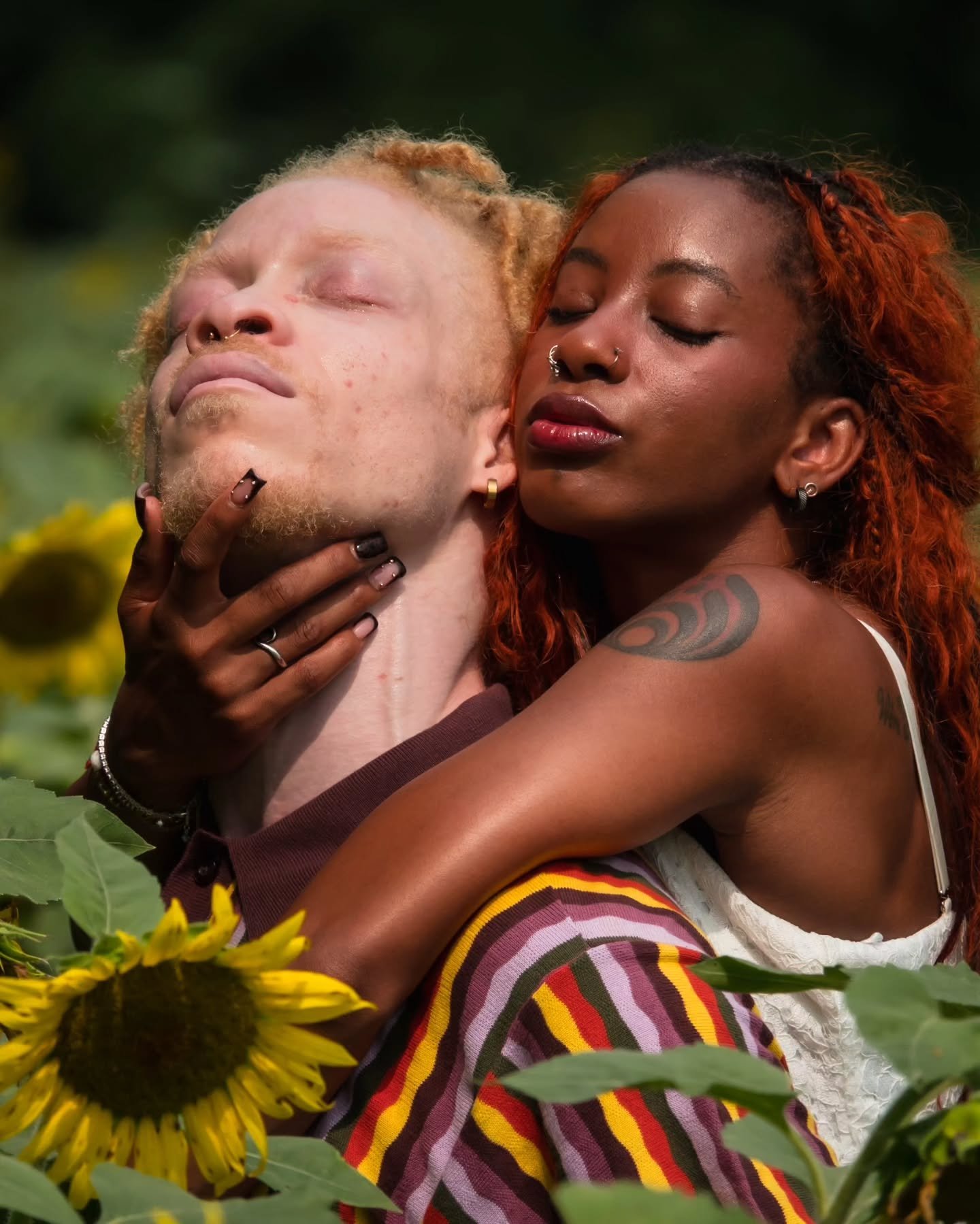 We Bloom. We are Children of the Sun. 
#SunflowersNMelanin // @tinyscorpio_ @_mr.ox_

💅🏾 - @magicbytoyaa