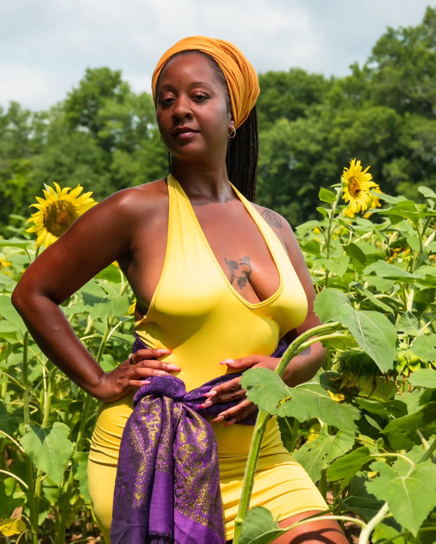We Bloom. We are Children of the Sun. 
#SunflowersNMelanin // @cameliajanelle 

📸 @reese.bland
