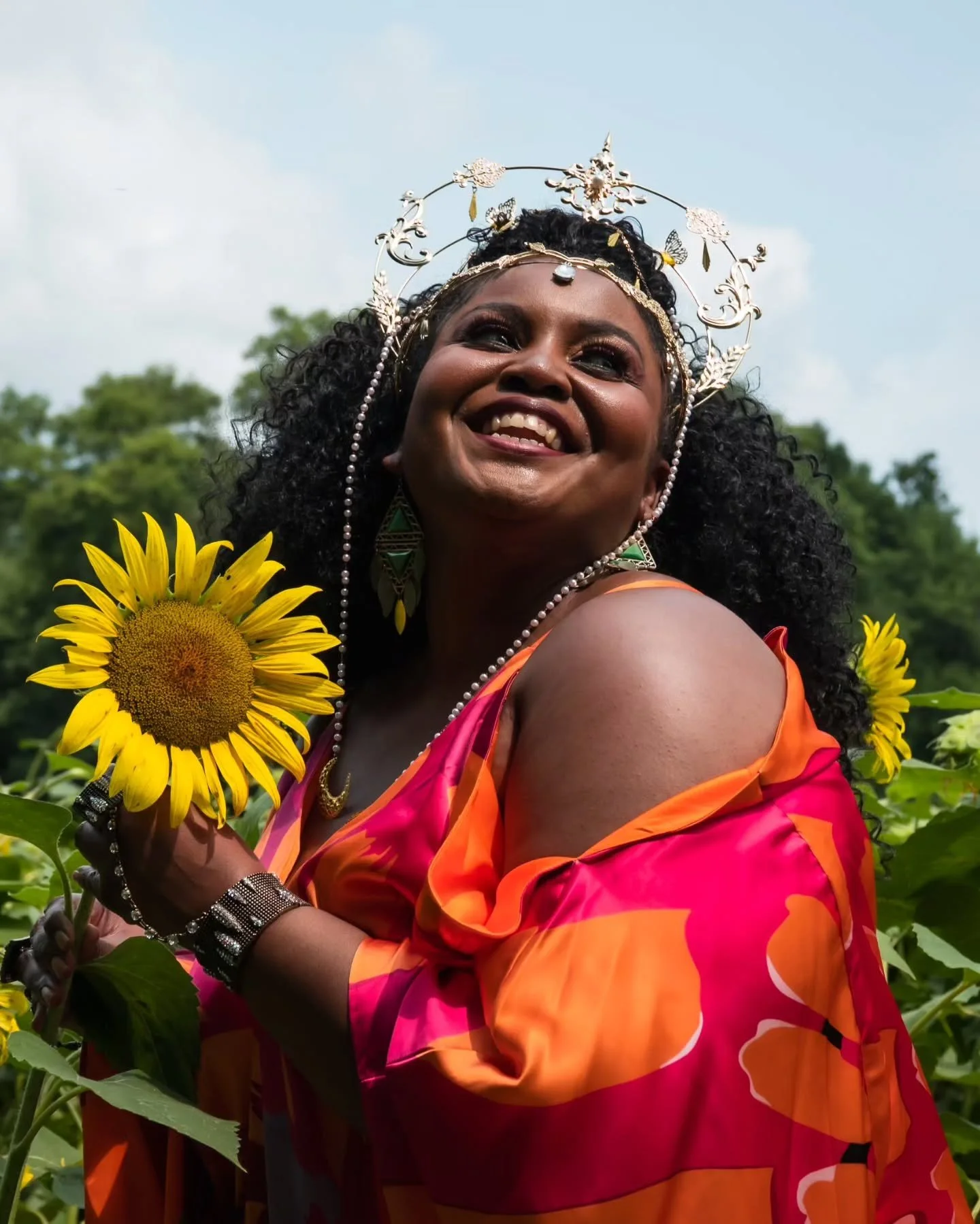 We Bloom. We are Children of the Sun. 
#SunflowersNMelanin // @justkellye_