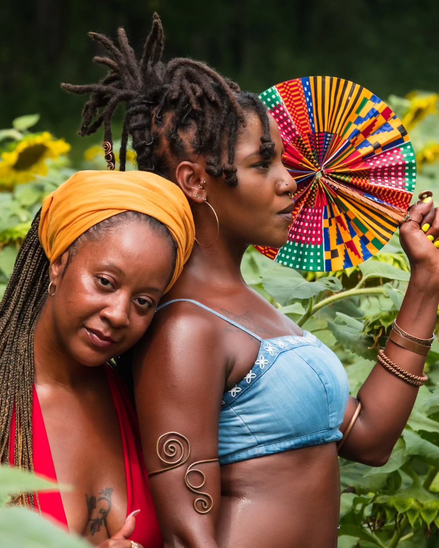 We Bloom. We are Children of the Sun. 
#SunflowersNMelanin // @cameliajanelle @ebbnflowempress