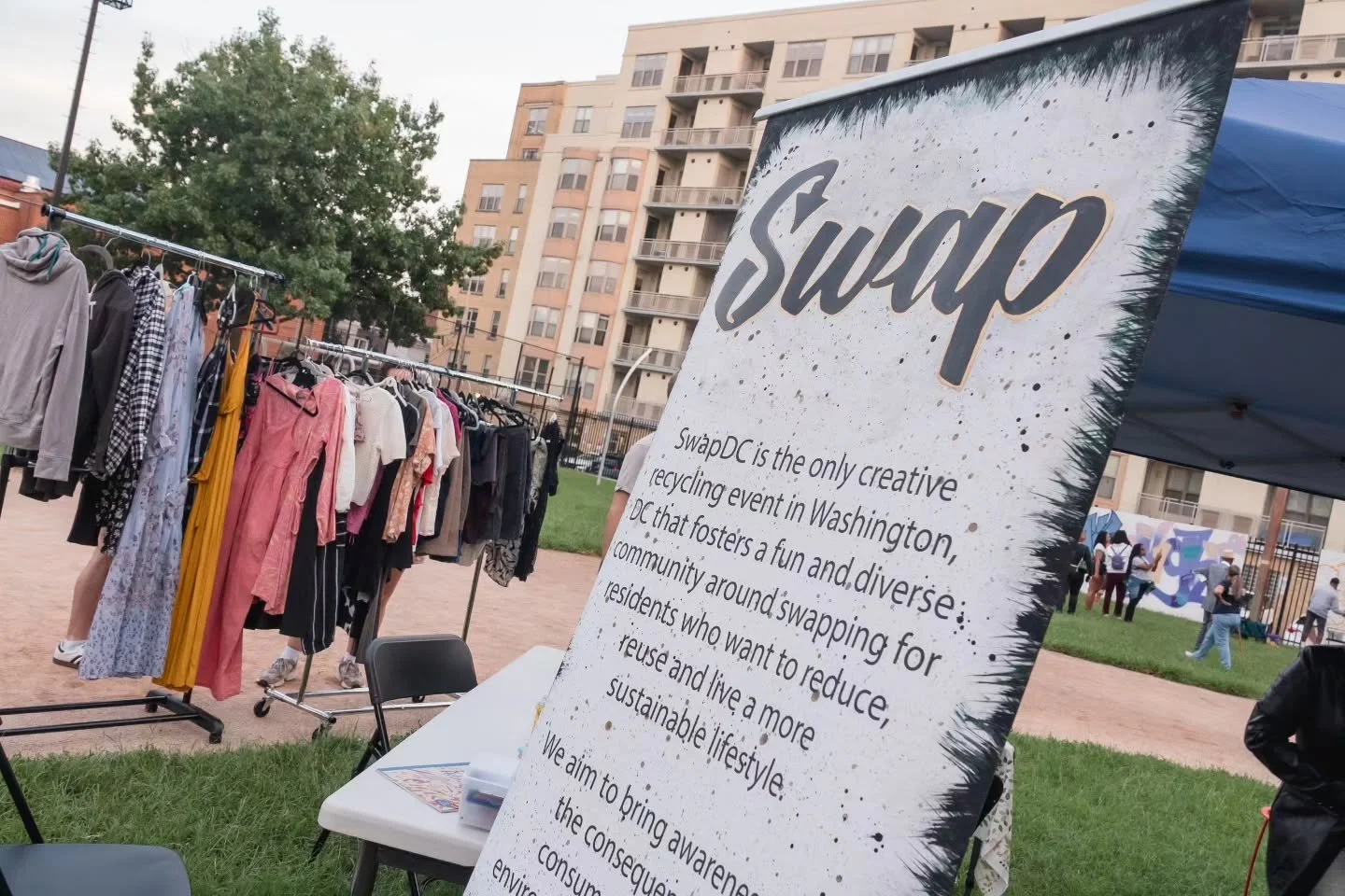 Next stop on Friday's @dcartallnight tour was @uptownmainstreet where @swapdc teamed up to showcase fashion and art.