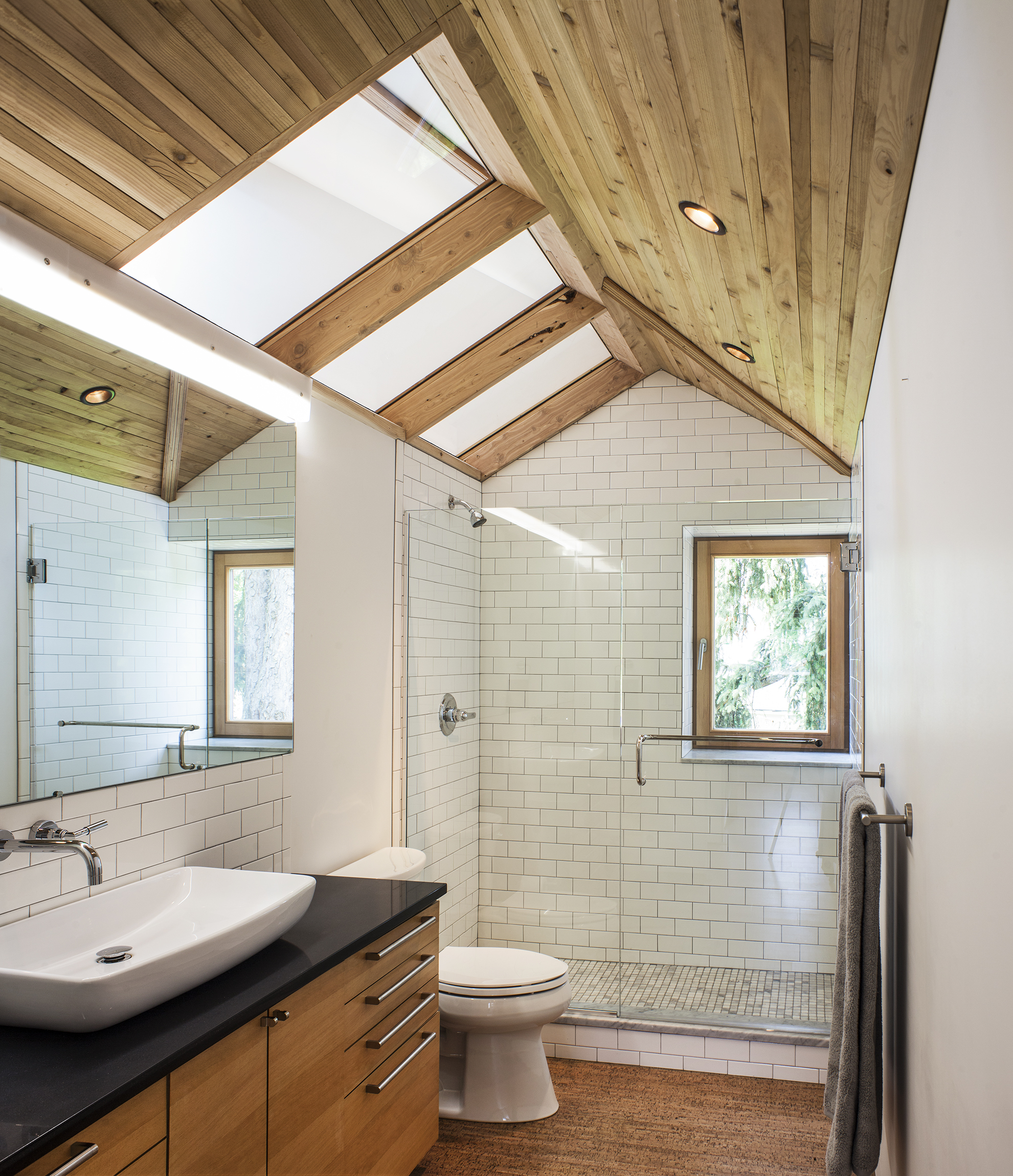 Hinge-Build-Group-Passive-House-bath.jpg