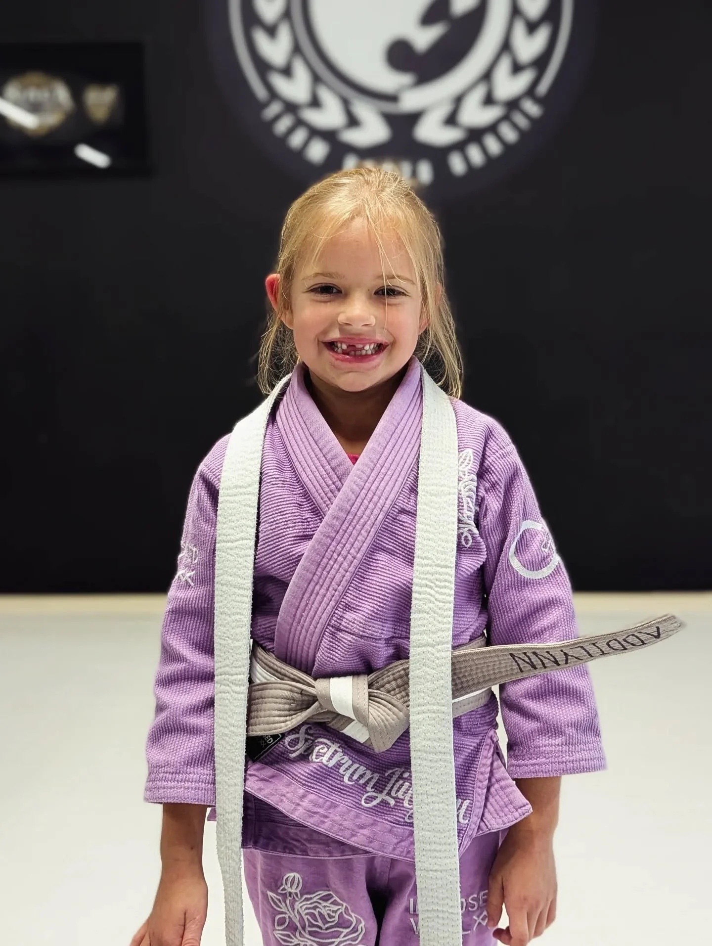 ADDILYNN // GREY-WHITE BELT
