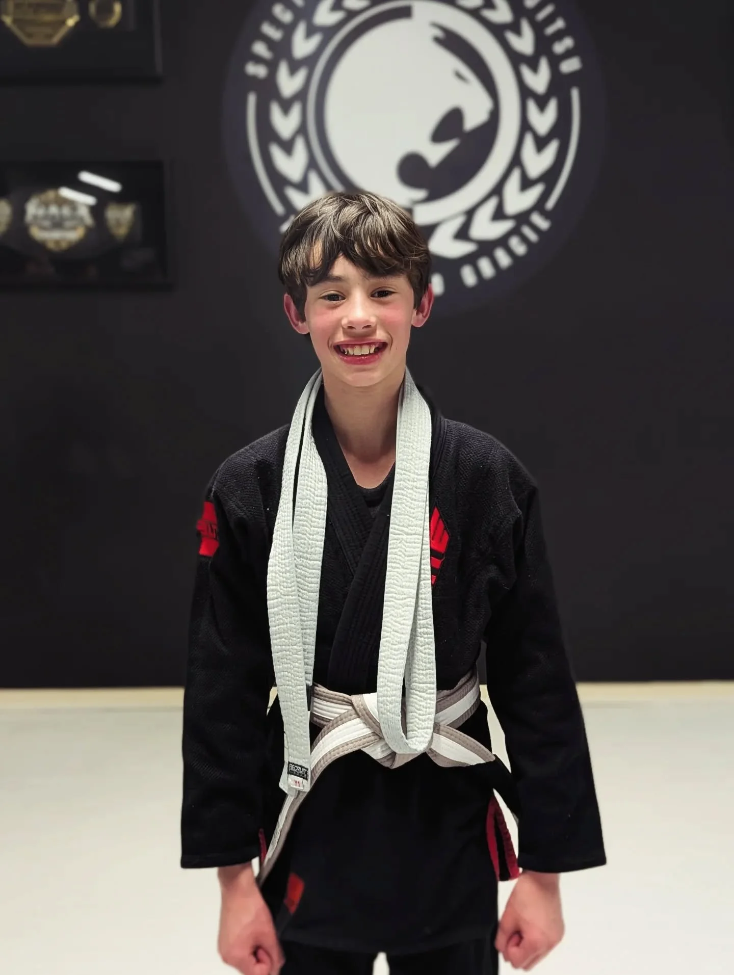 ROCKWELL // GREY-WHITE BELT