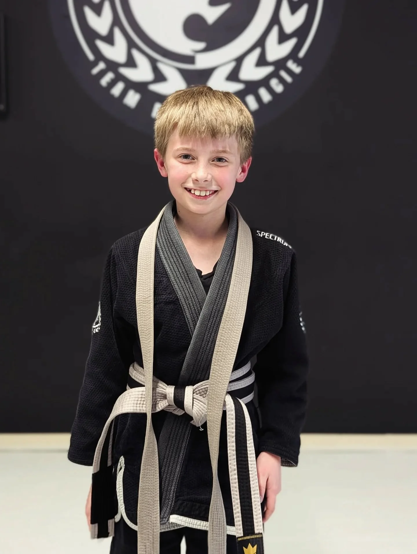 HUGHEY // GREY-BLACK BELT