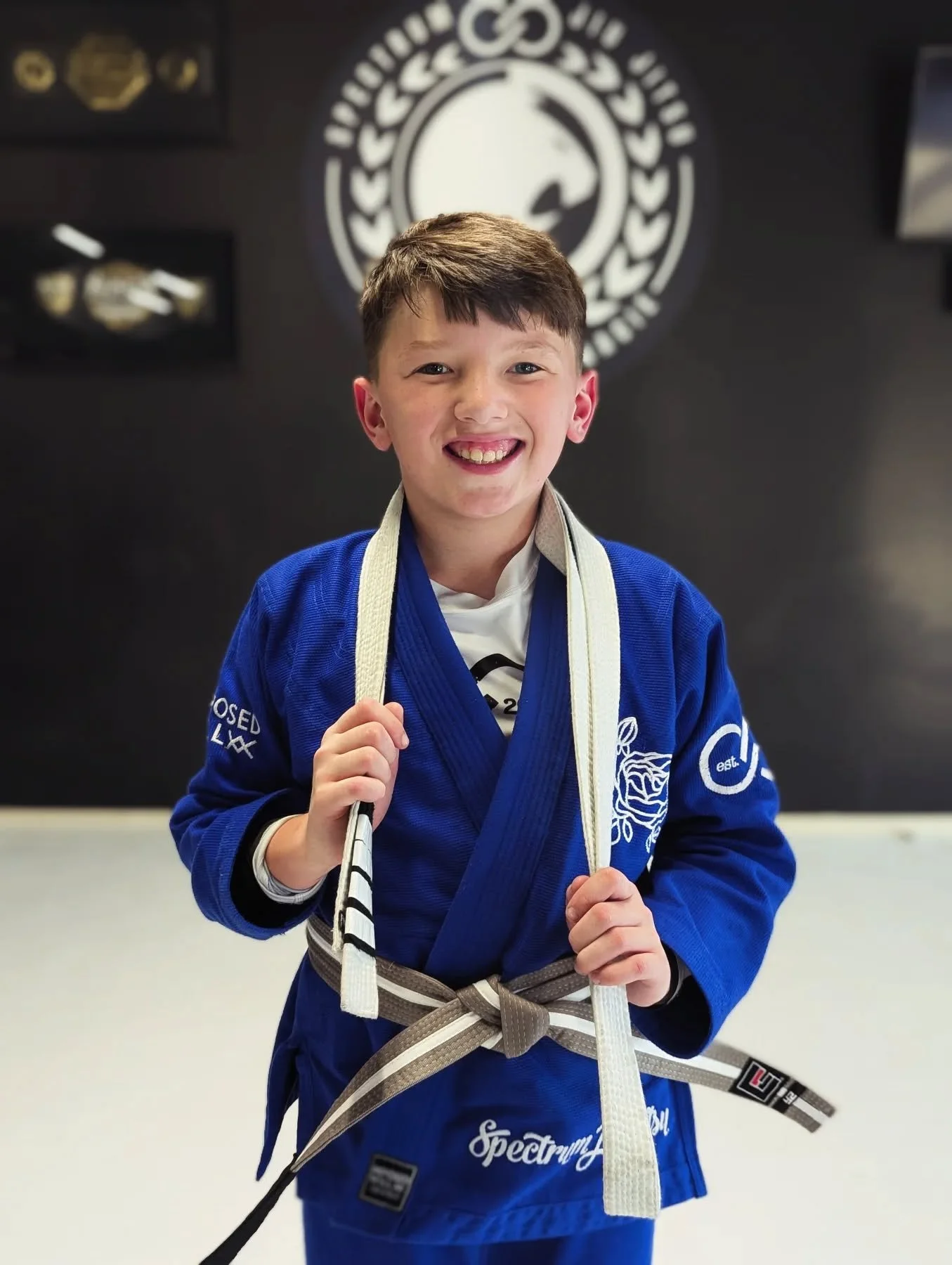 LIAM // GREY-WHITE BELT