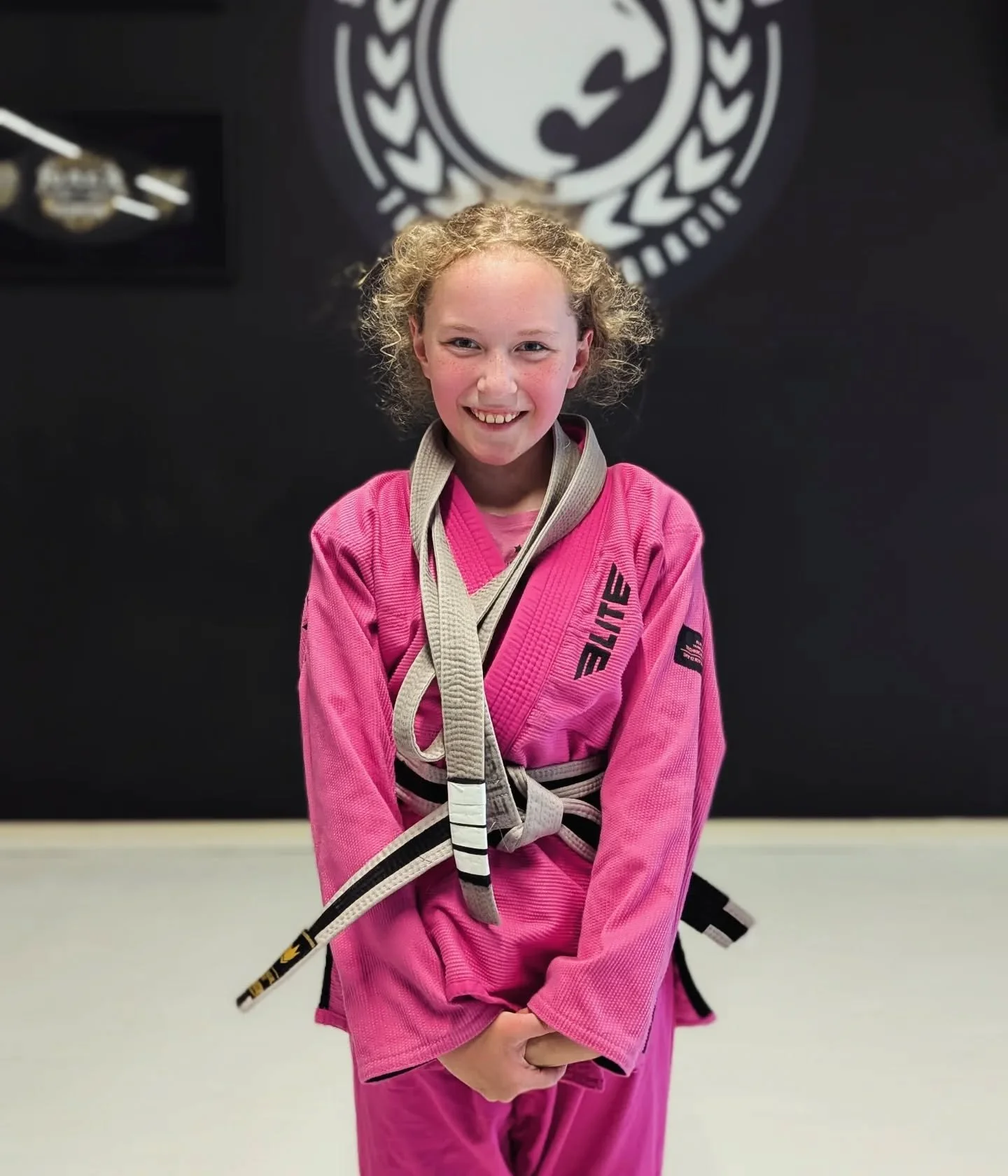 ELOWYN // GREY-BLACK BELT