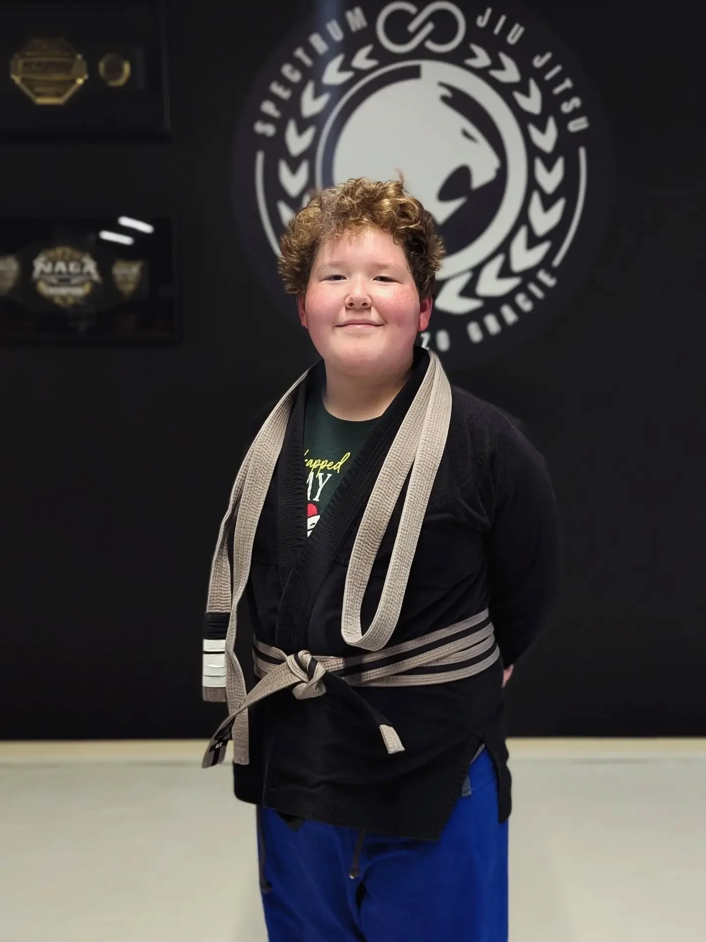 THERYN // GREY-BLACK BELT
