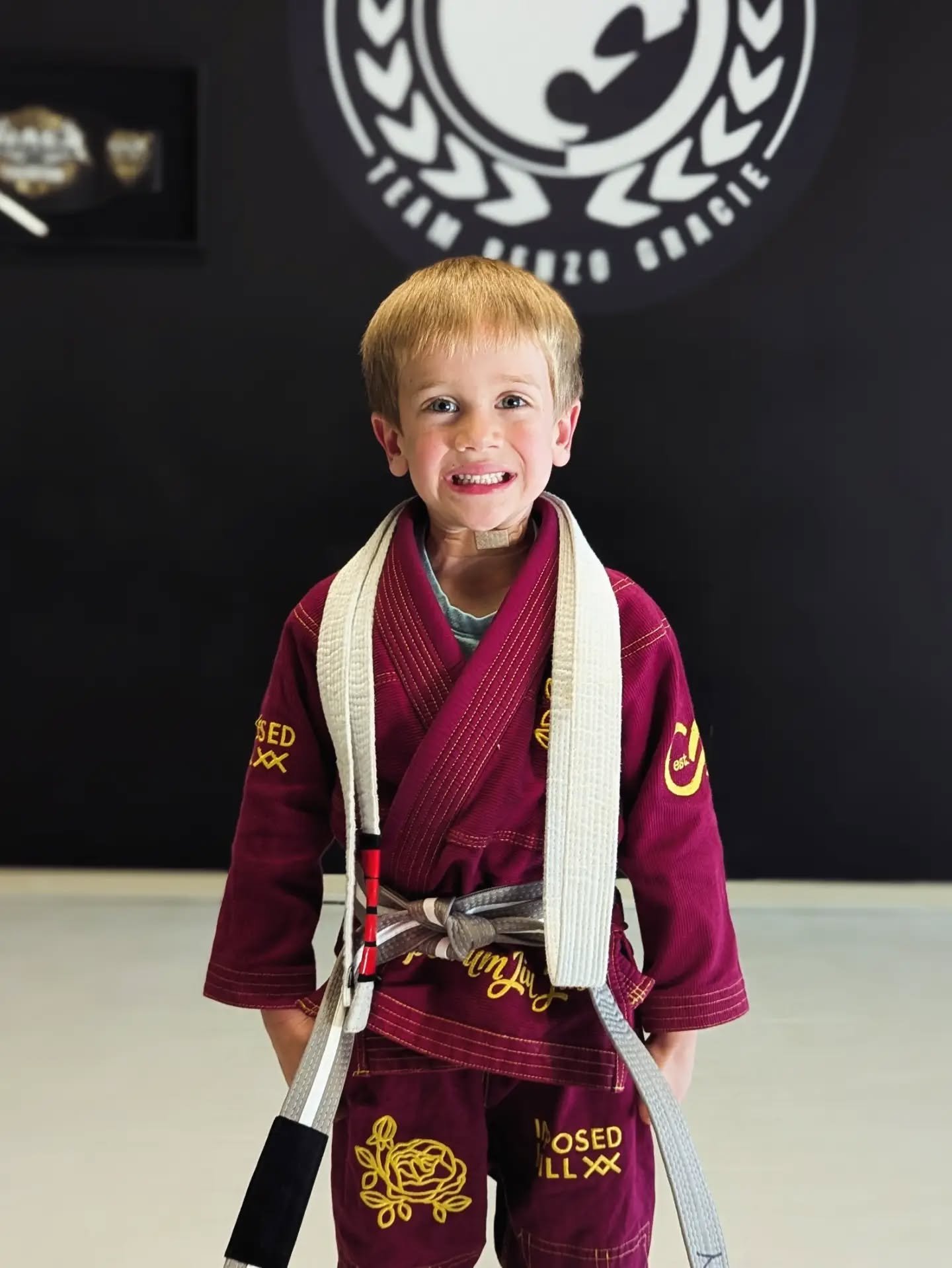 BRADY // GREY-WHITE BELT