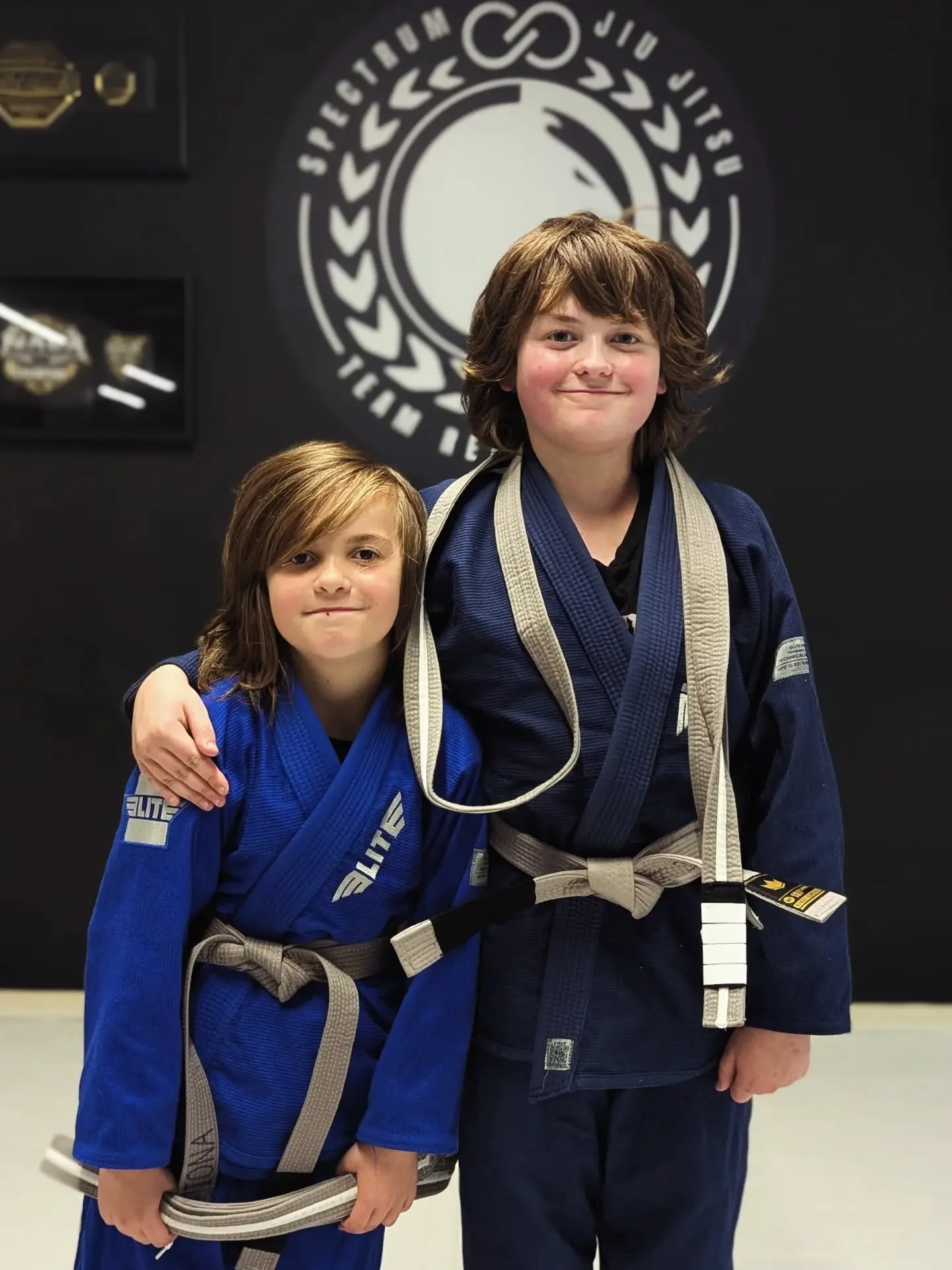 FIONA &amp; STERLING // GREY BELT