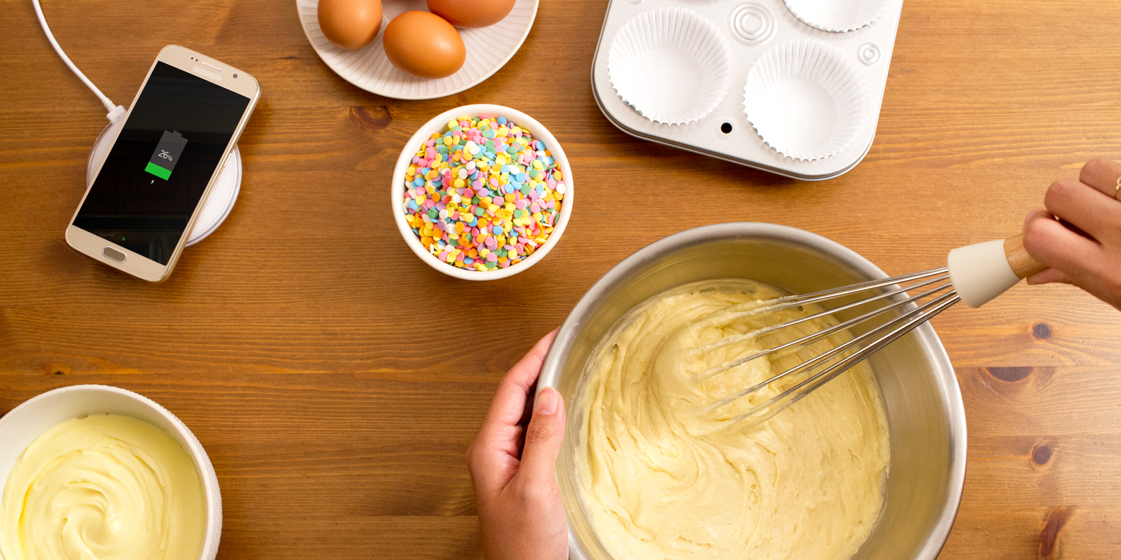 02-S6_TW_Wireless-Charging_Cupcakes-V2.jpg