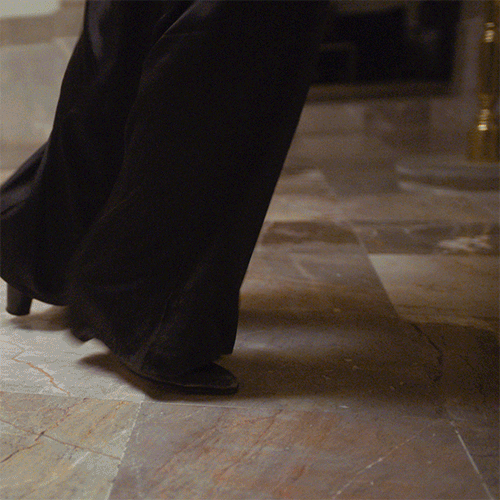 UD_StayNaked_15_1x1.gif