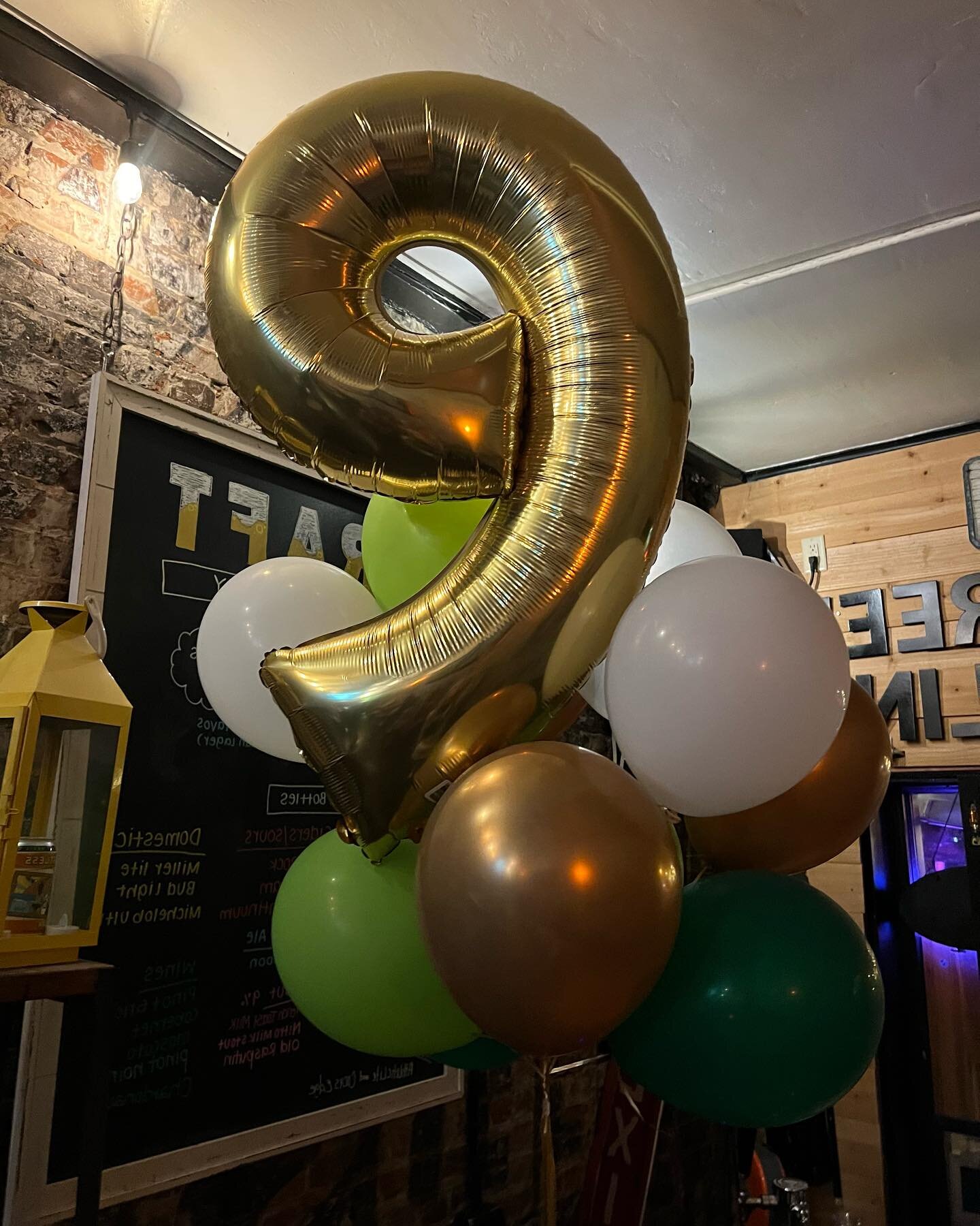 Green Line turned NINE!🎊🍻 We had so much fun at our Anniversary/St. Paddy&rsquo;s celebration with y&rsquo;all.🍀 Huge shoutout to our incredibly talented friend @scott_puckett76 for hosting an amazing night!🤩 We love y&rsquo;all! #GREENLINEBREWER