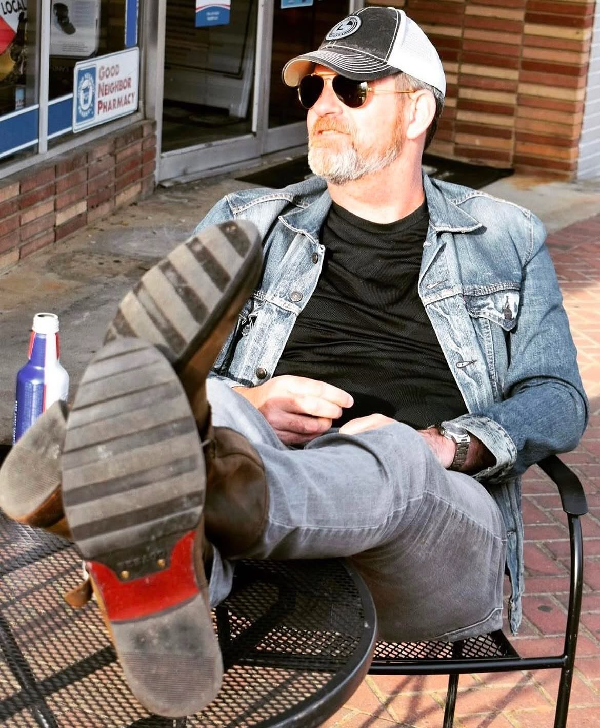 It&rsquo;s T-Roy&rsquo;s Birthday!!!🎉 
✨Thank you for keeping our lights on lol.💡You bring so much fun to our Green Line family! Troy has never met a stranger &amp; always leads with love.❤️ And for that we love him! Let&rsquo;s CELEBRATE him TONIG