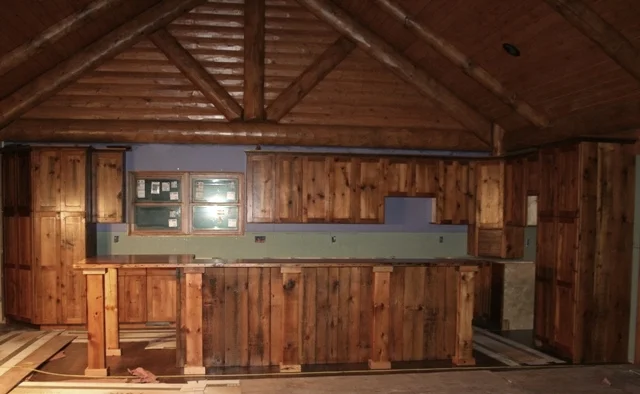 Reclaimed Barnwood Kitchen Cabinets - Vienna Woodworks