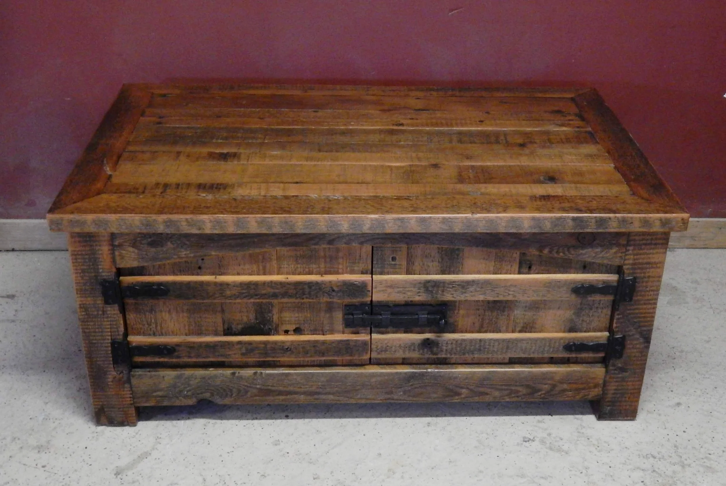 Arched Barnwood Coffee Table lift rop.JPG