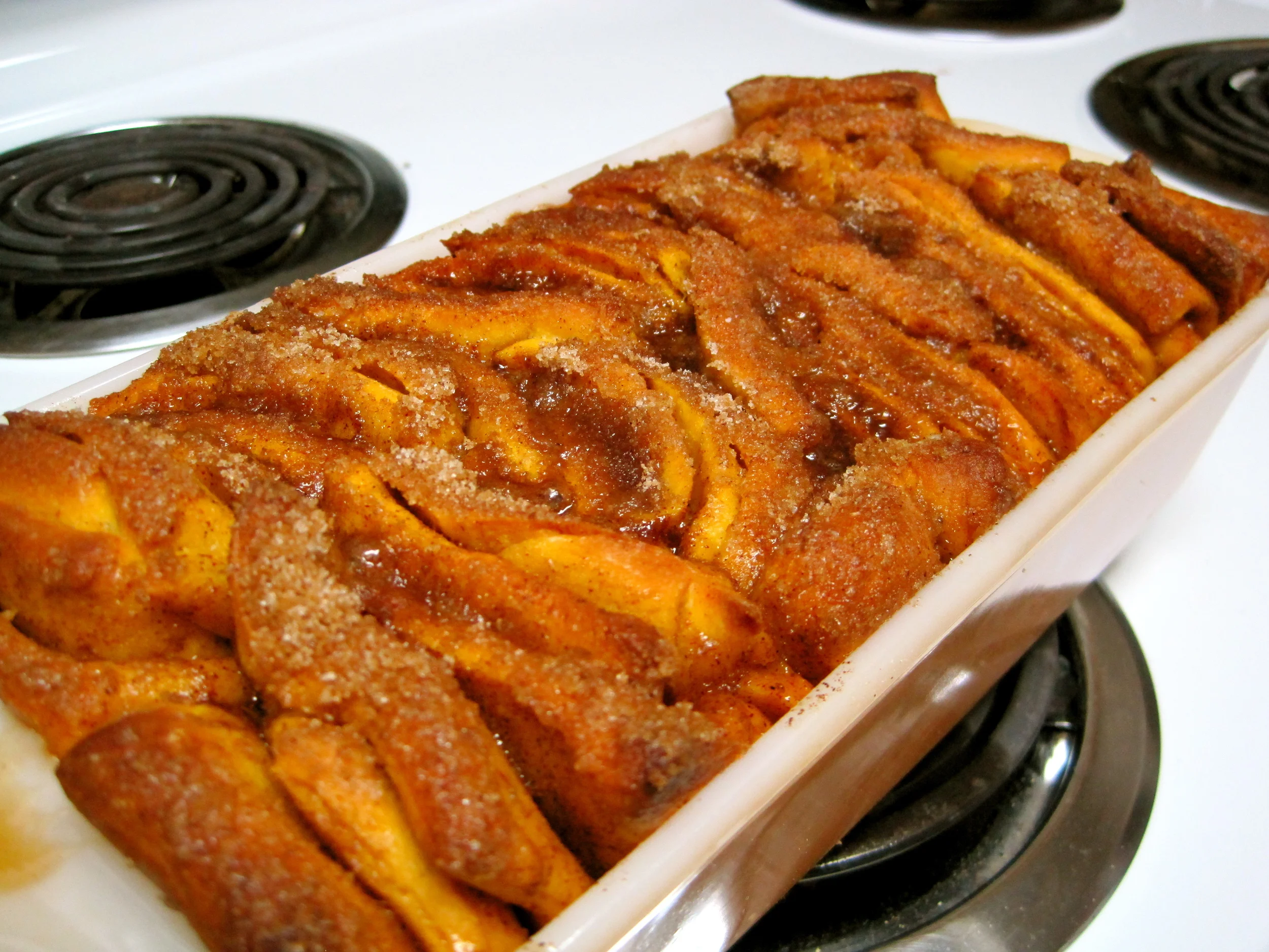 Pumpkin Pull-Apart Bread with Cinnamon-Sugar