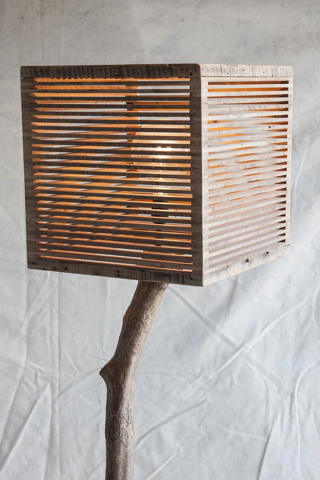 Floor Lamp- Detail-a-WEB.jpg