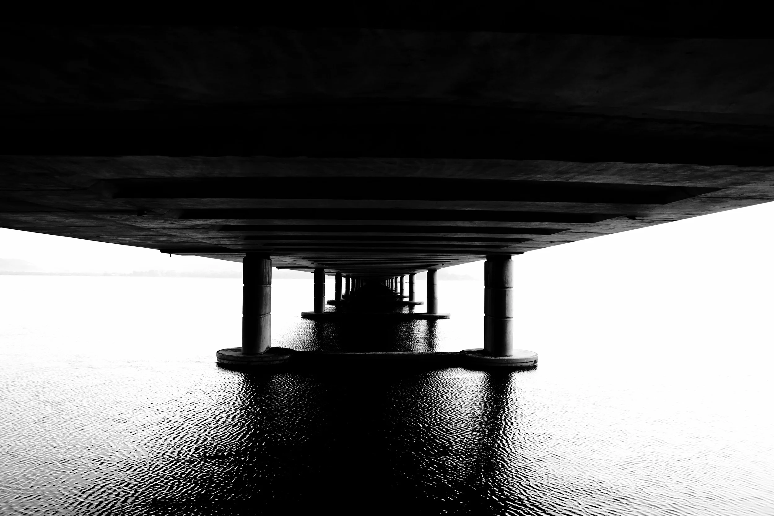 monochrome-865312.jpg