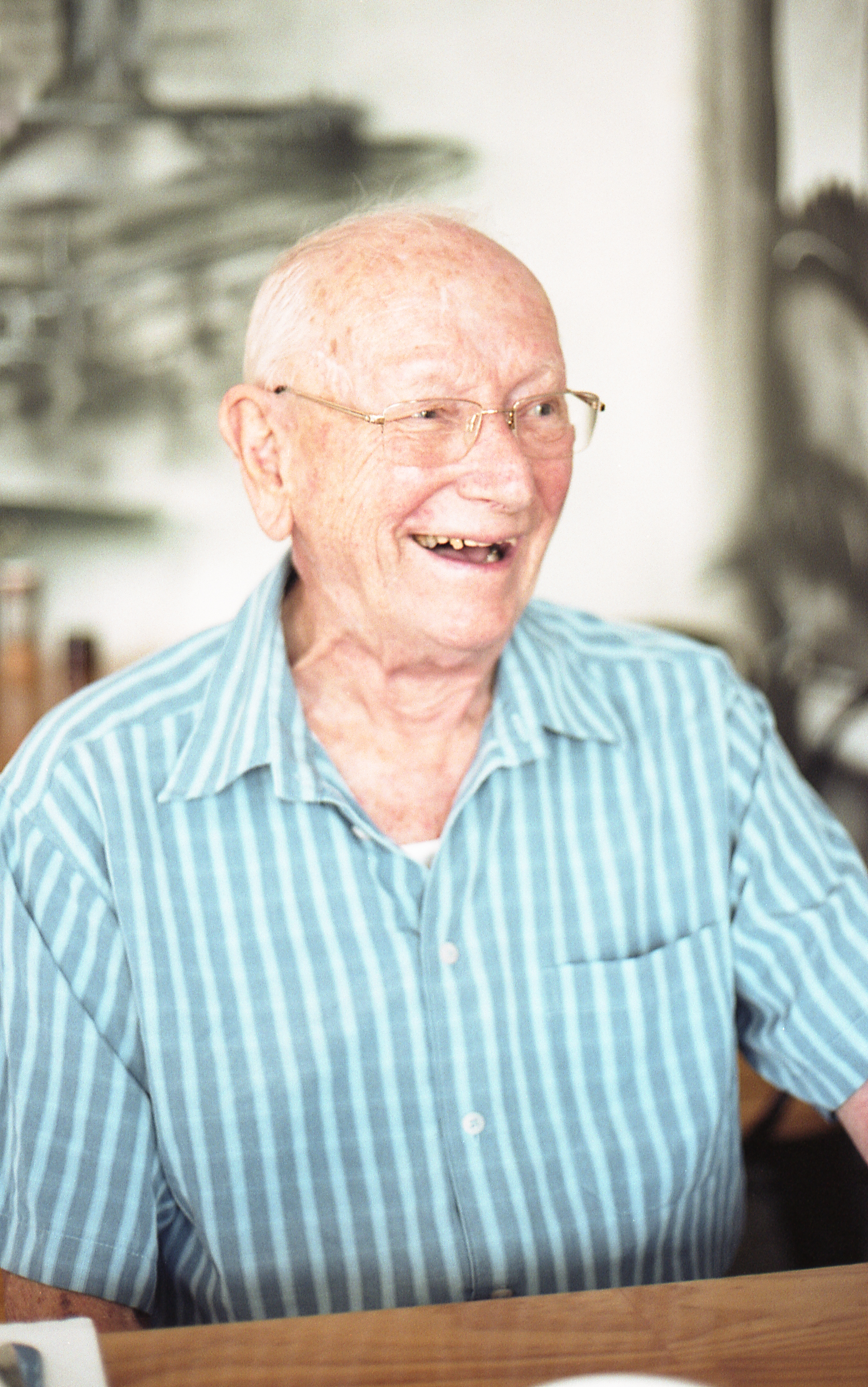 Poppa cafe portrait.jpg