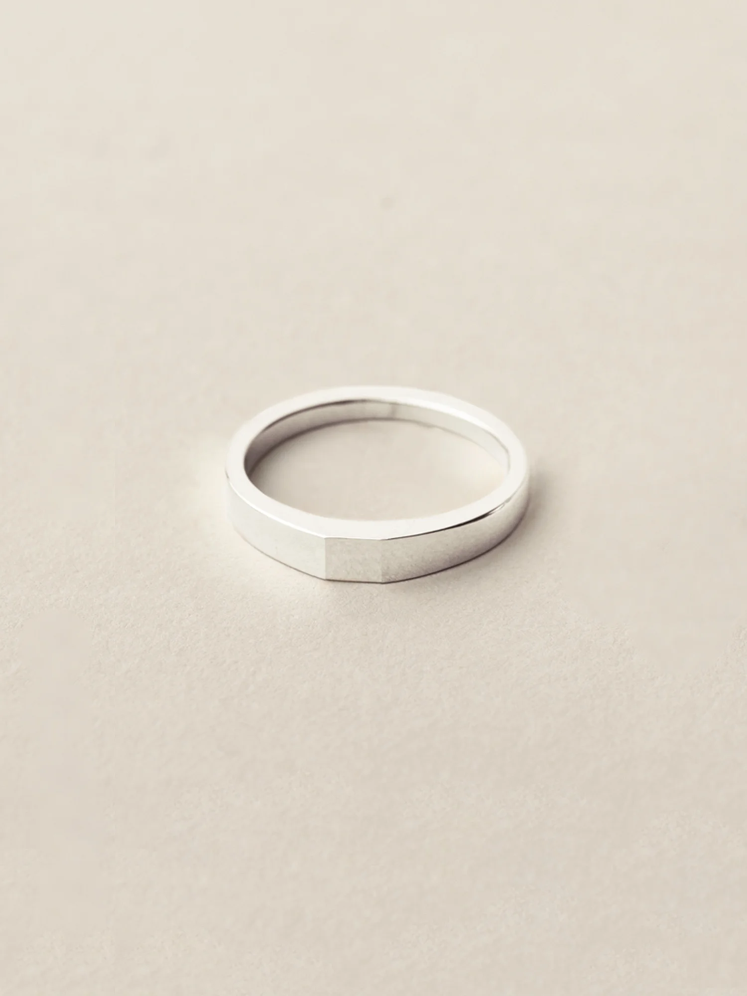 Christina-Pauls-Signet-ring-delicate-Silber.jpg