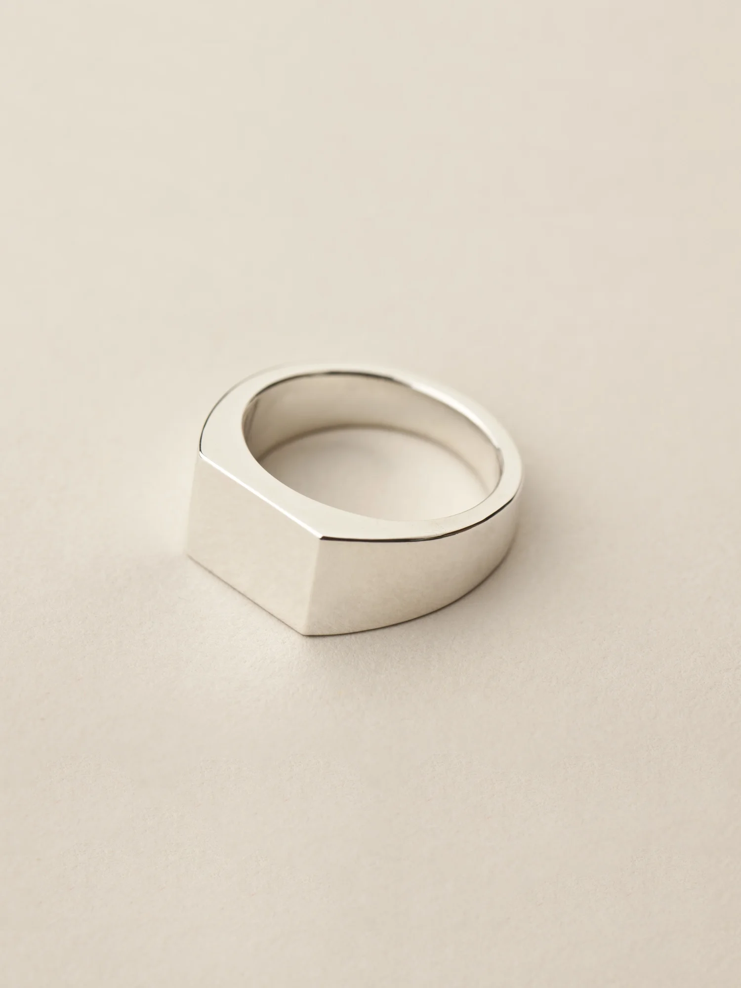 Christina-Pauls-Siegel_Ring-modern-Silber.jpg
