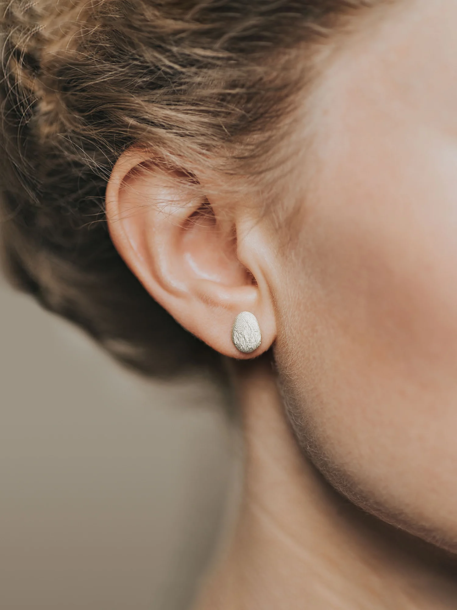 Christina-Pauls-Ohrstecker-Silber-Struktur-oval4.jpg