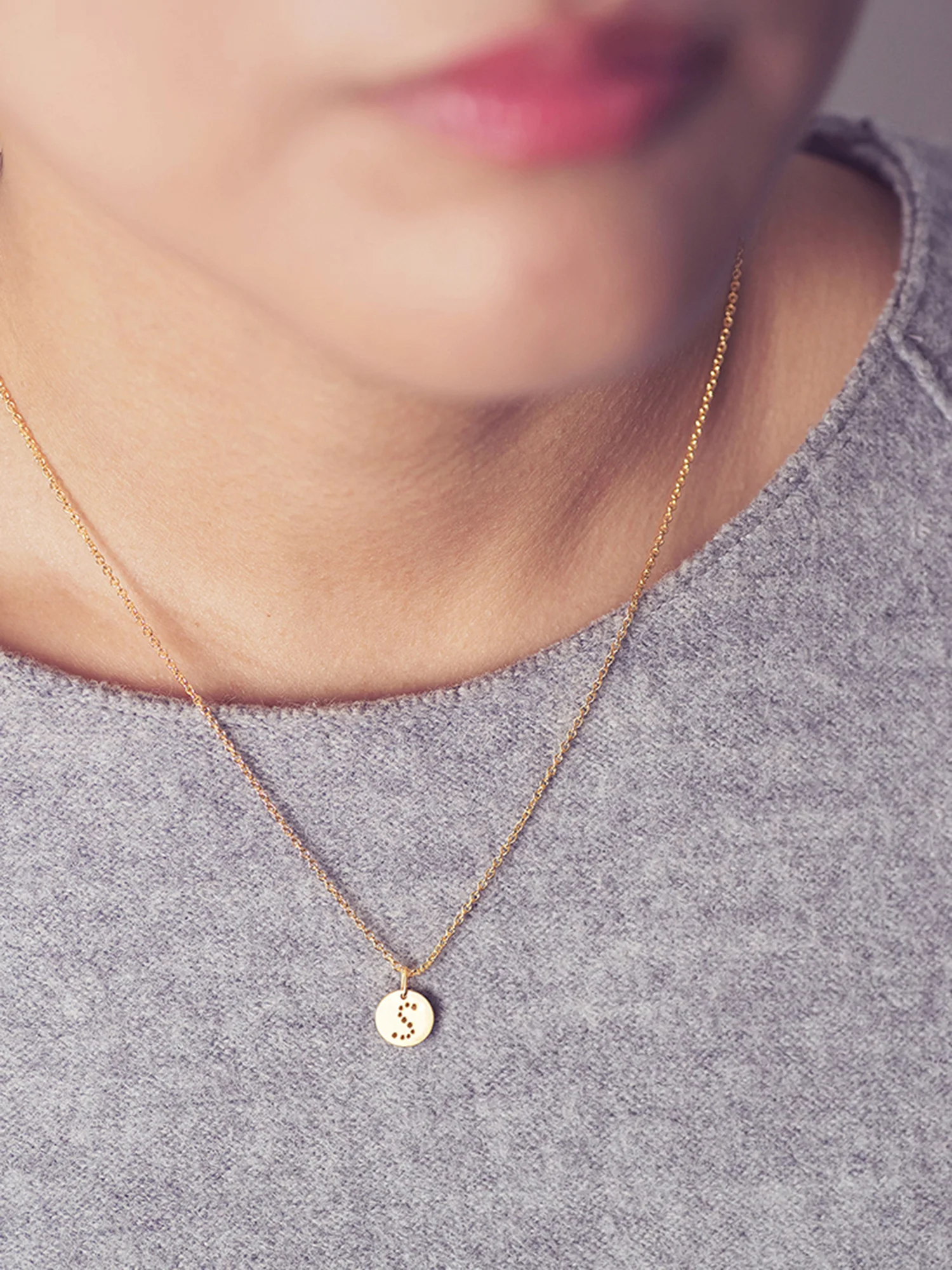 Christina-Pauls-Buchstaben-Kette-Gold-Freundschaftskette7.jpg