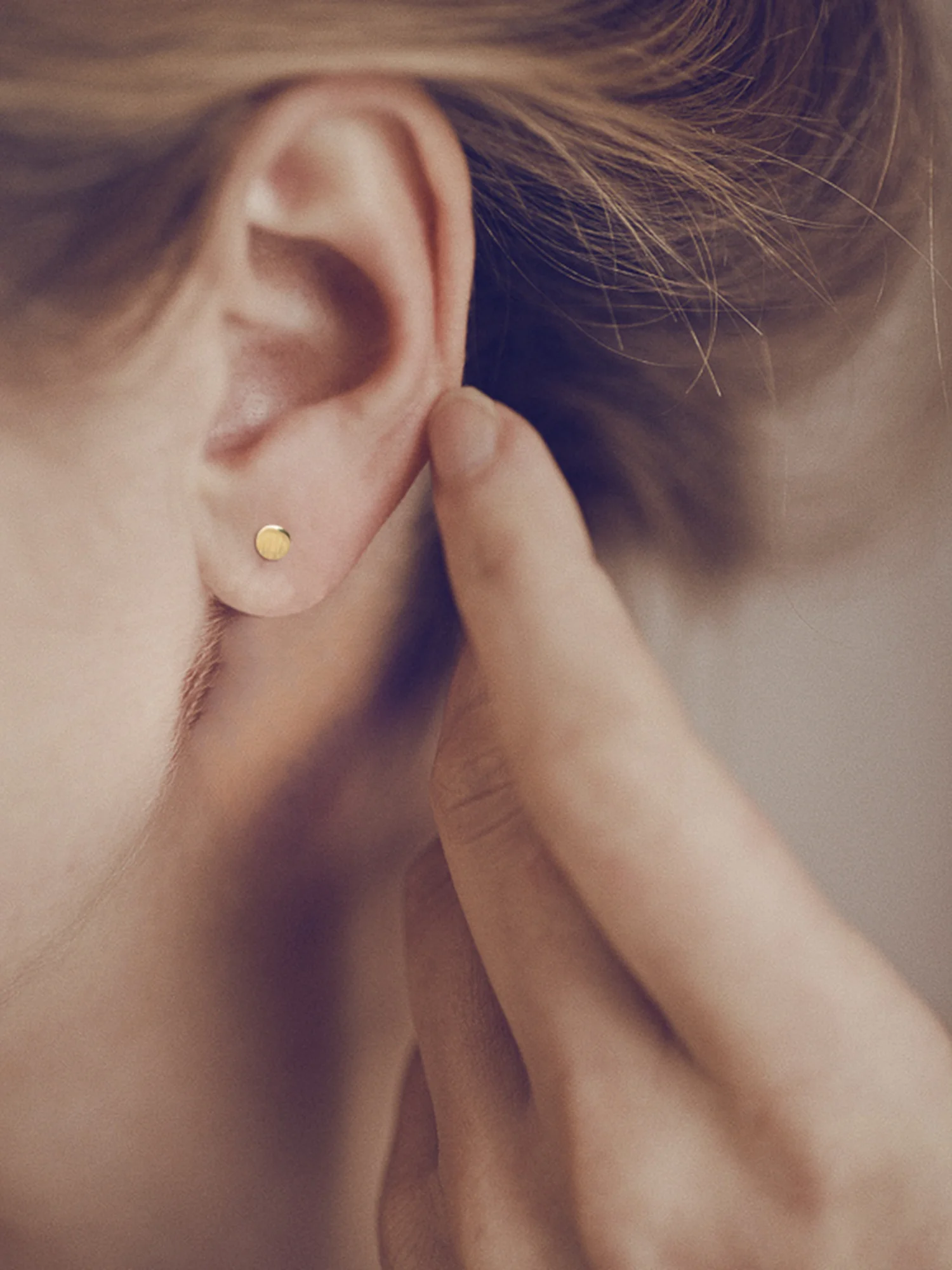 Christina-Pauls-Punkt-Ohrstecker-585-Gold-klein-3mm4.jpg