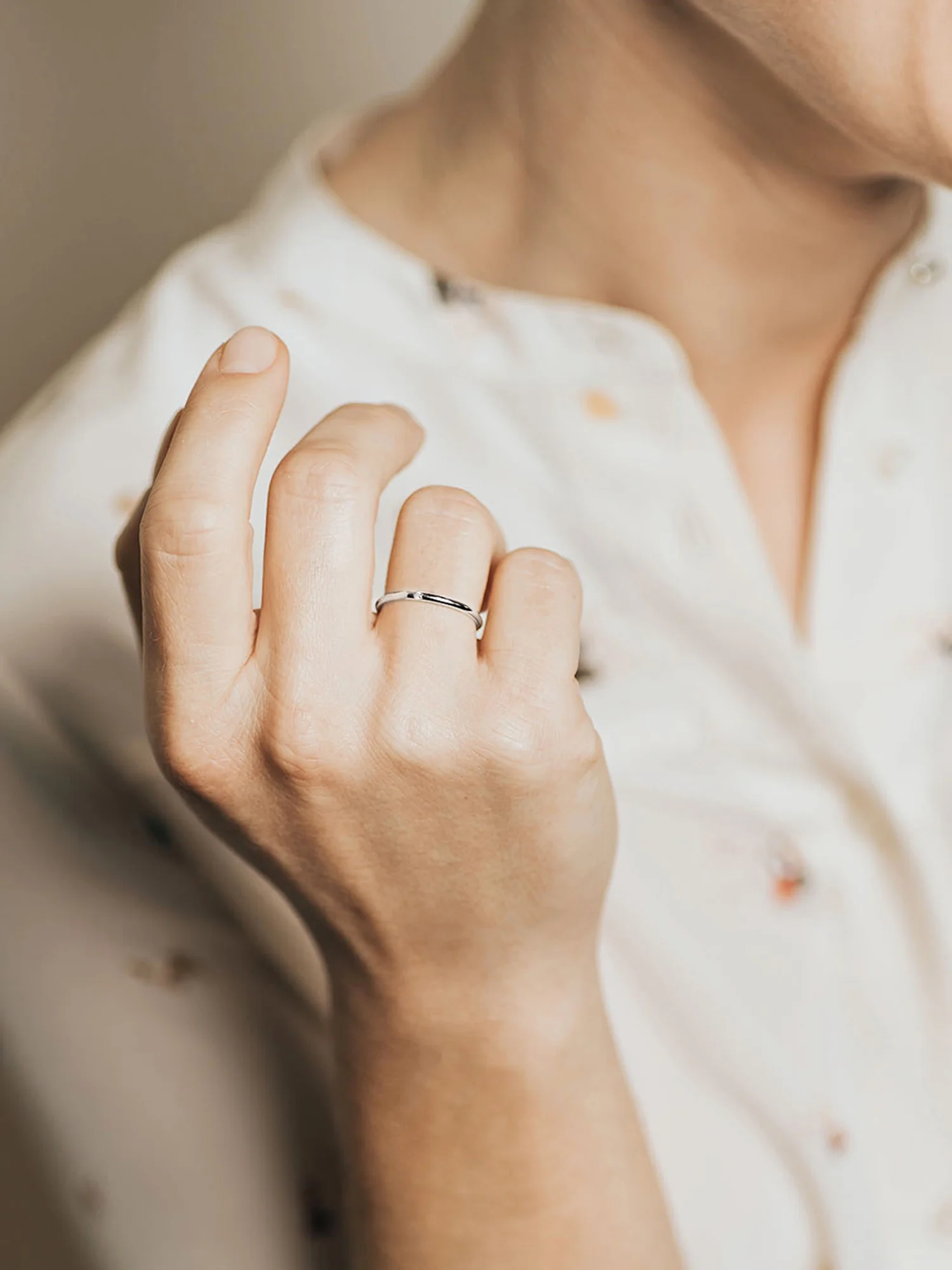 Christina-Pauls-Ring-zierlich-Diamant-Silber.jpg