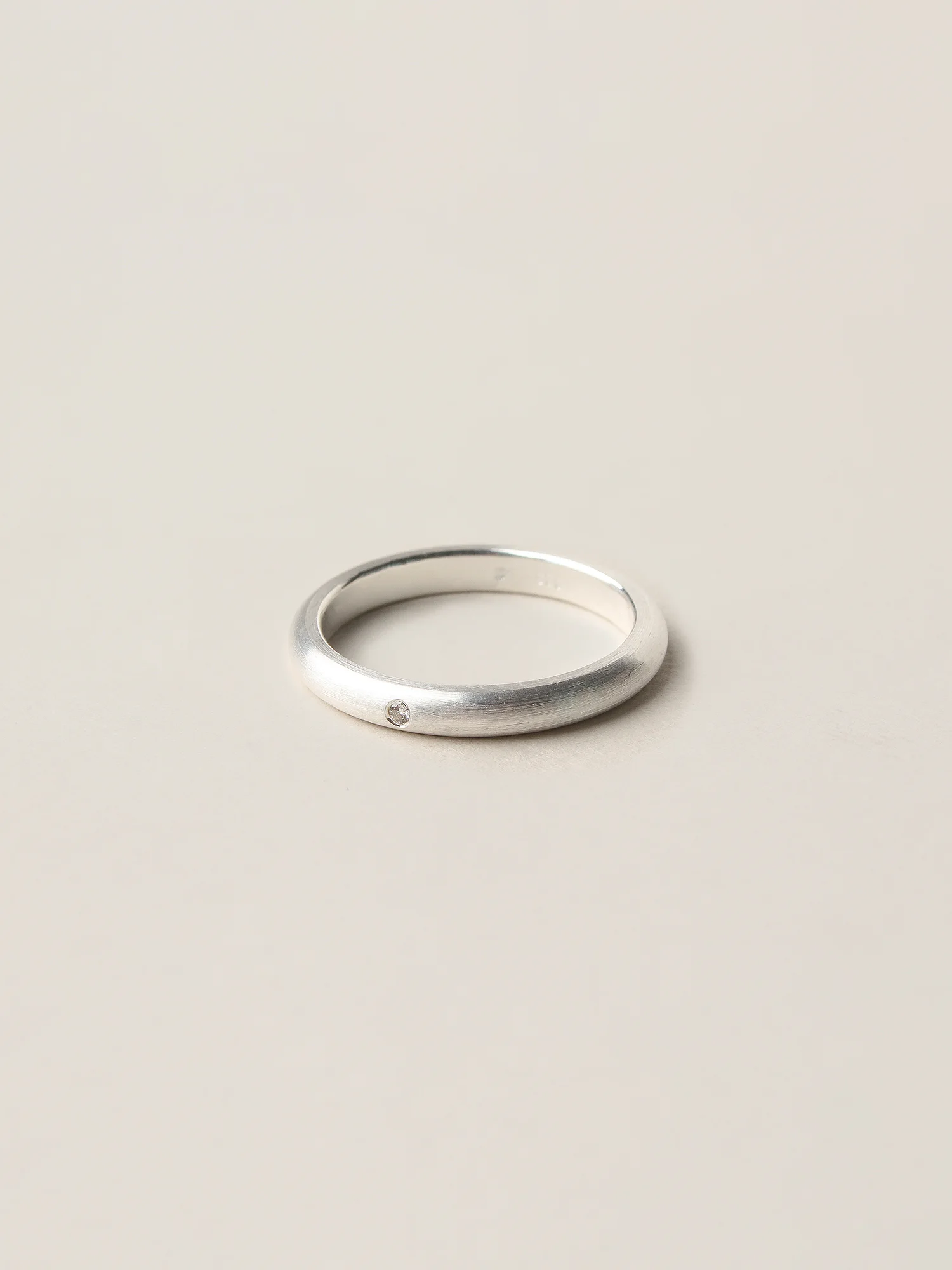 Christina-Pauls-Ring-Verlobungsring-Diamant-Silber2.jpg
