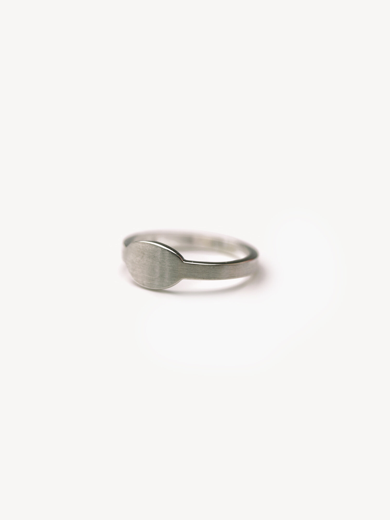 Ring Anda, queroval, klein