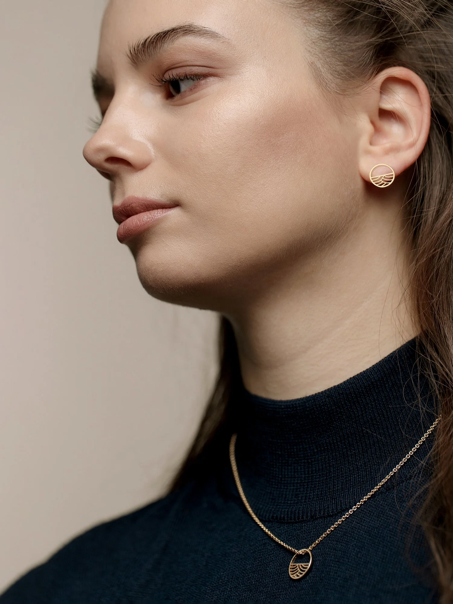 Christina-Pauls-Ohrringe-Mini-Gold-Kinki4.jpg