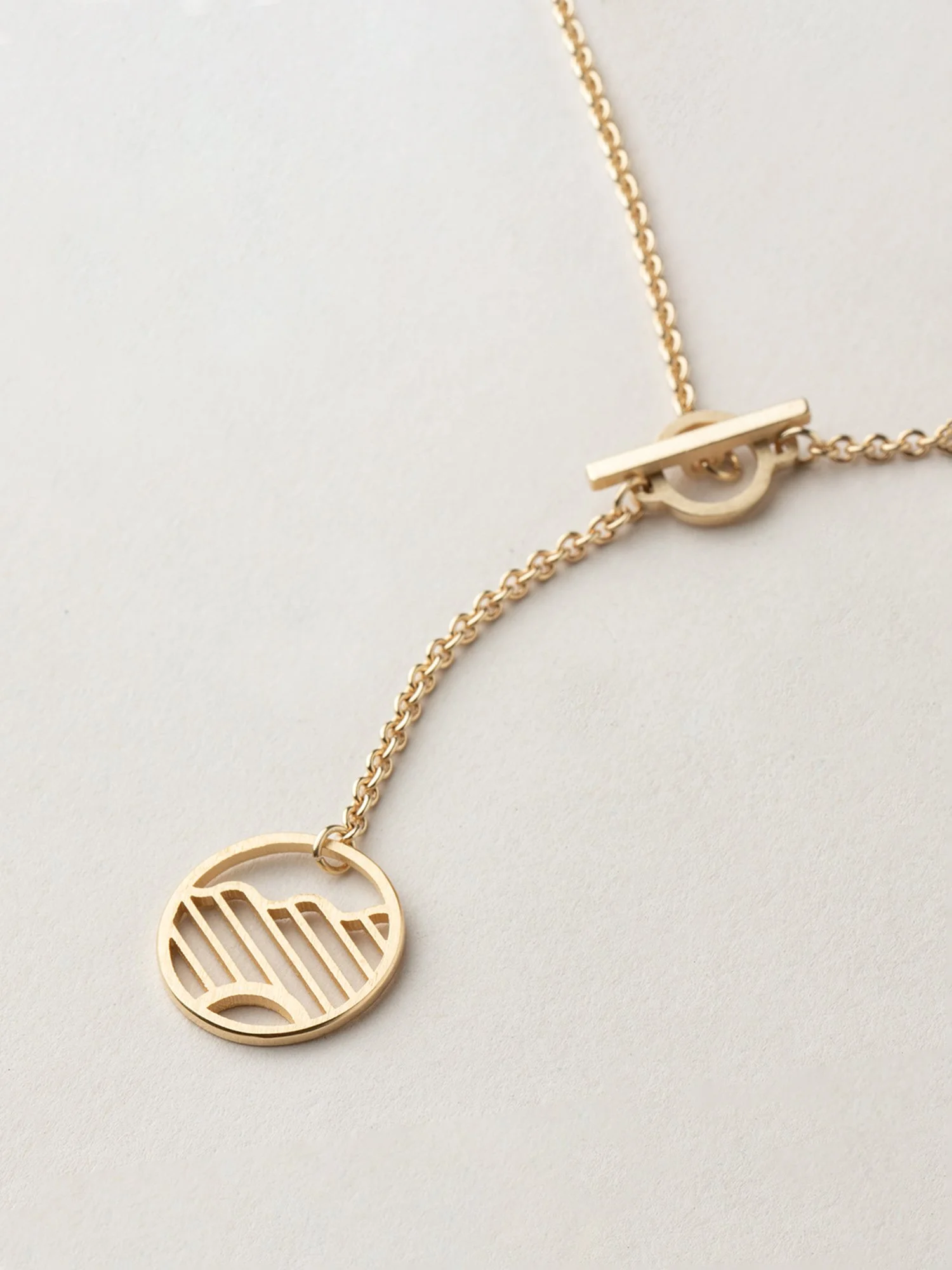 Y-Kette Kamo in Gold mit Knebelverschluss
