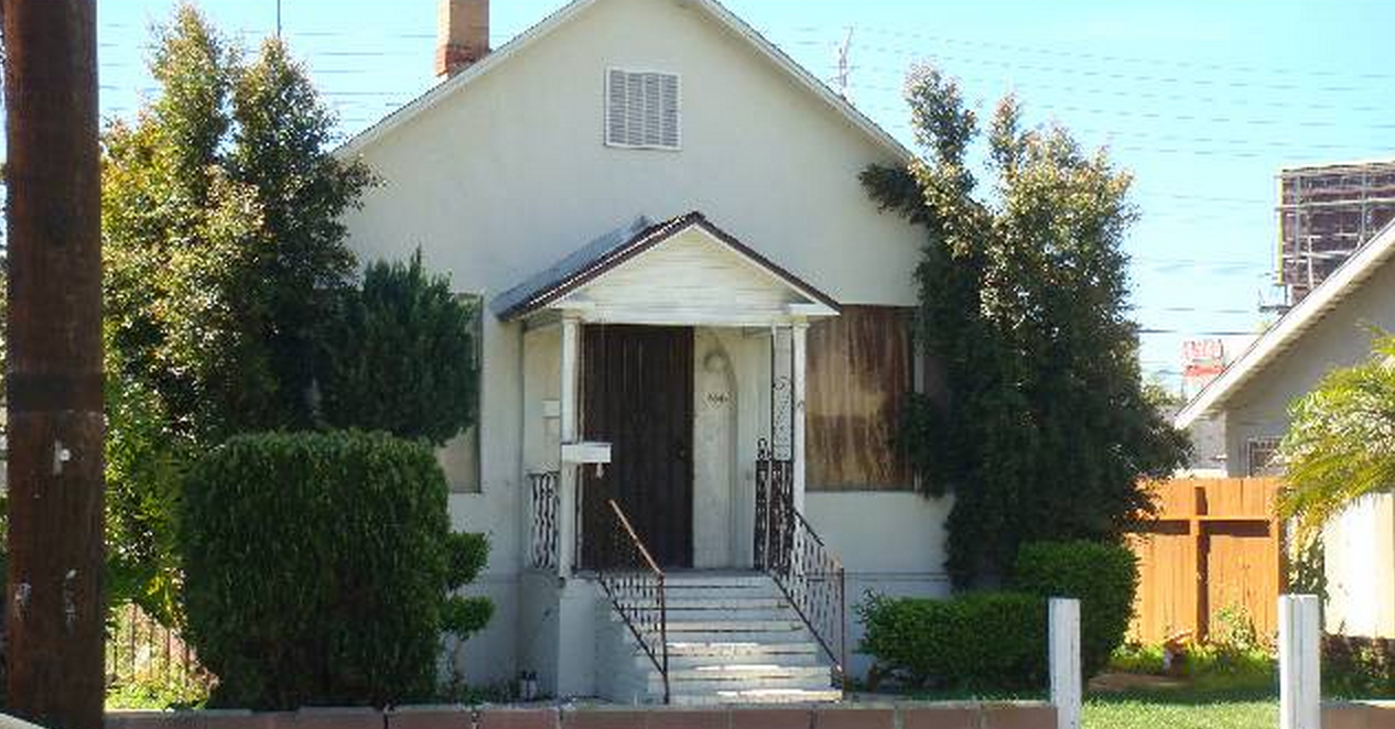 2547 WALNUT AVE