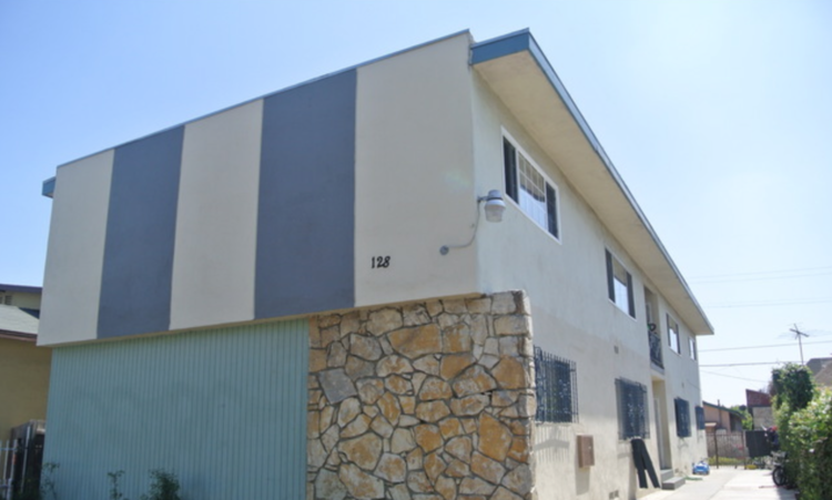 128 East 54th Street, ( near Main and 54th St ) Near Downtown LA