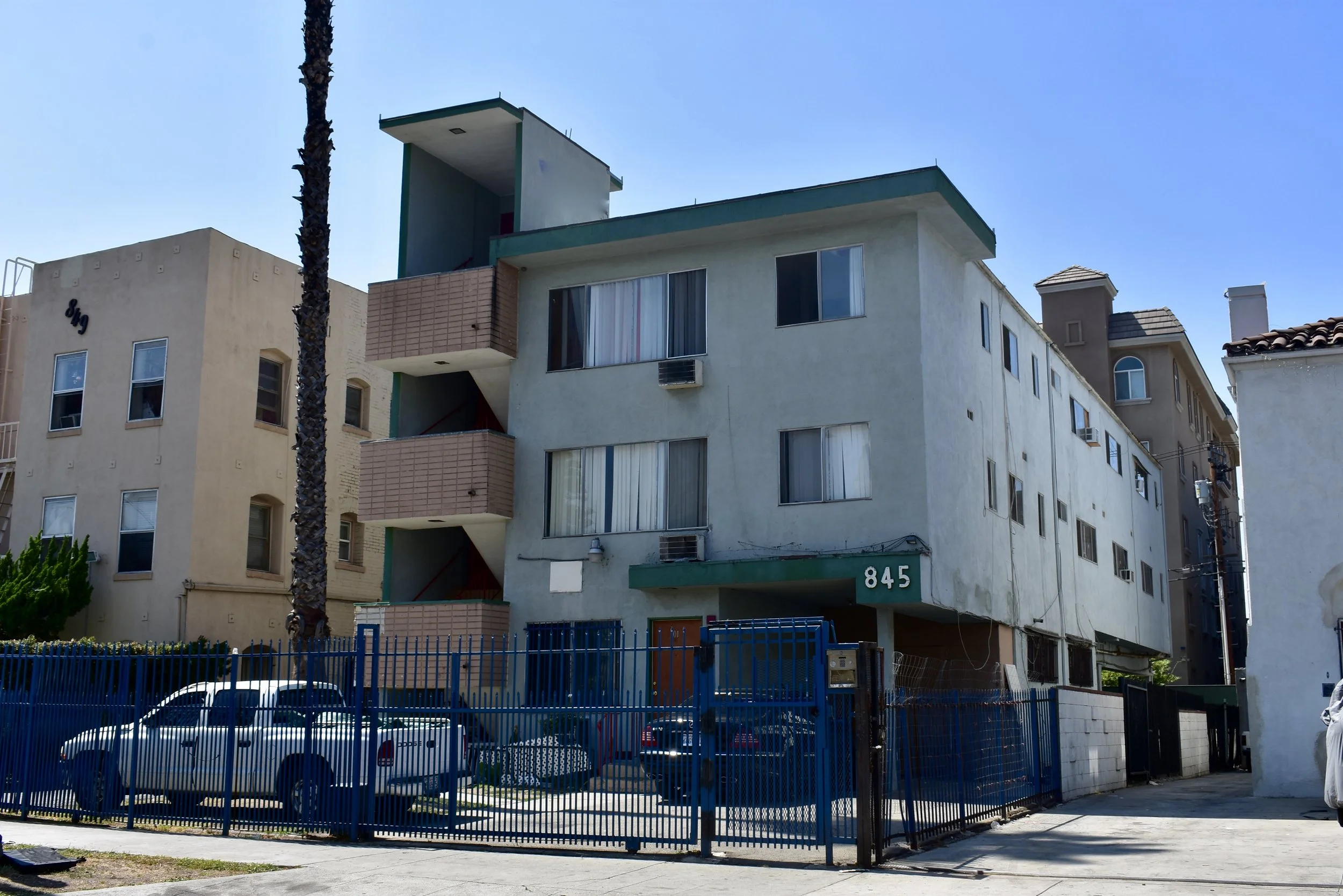 845 S Kenmore Ave  12 units  $1,900,000