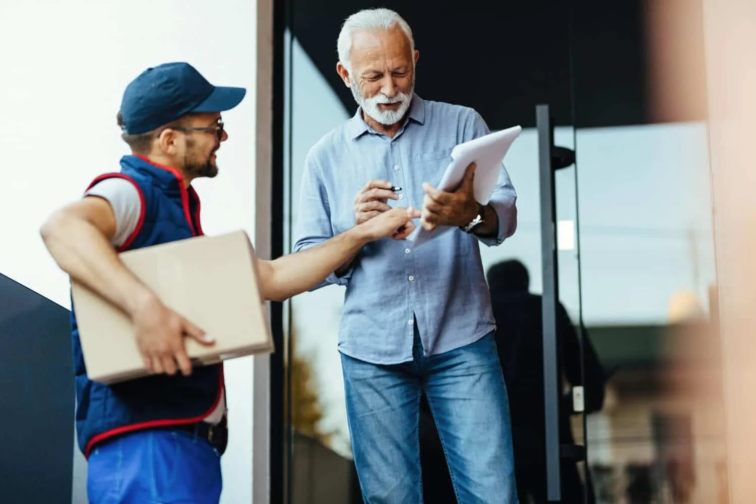 Choosing the Right Courier Service for Your Business