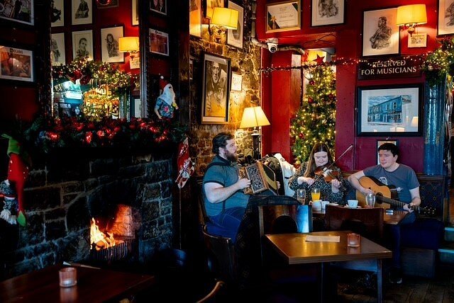 christmas-2025-main-bar.jpg