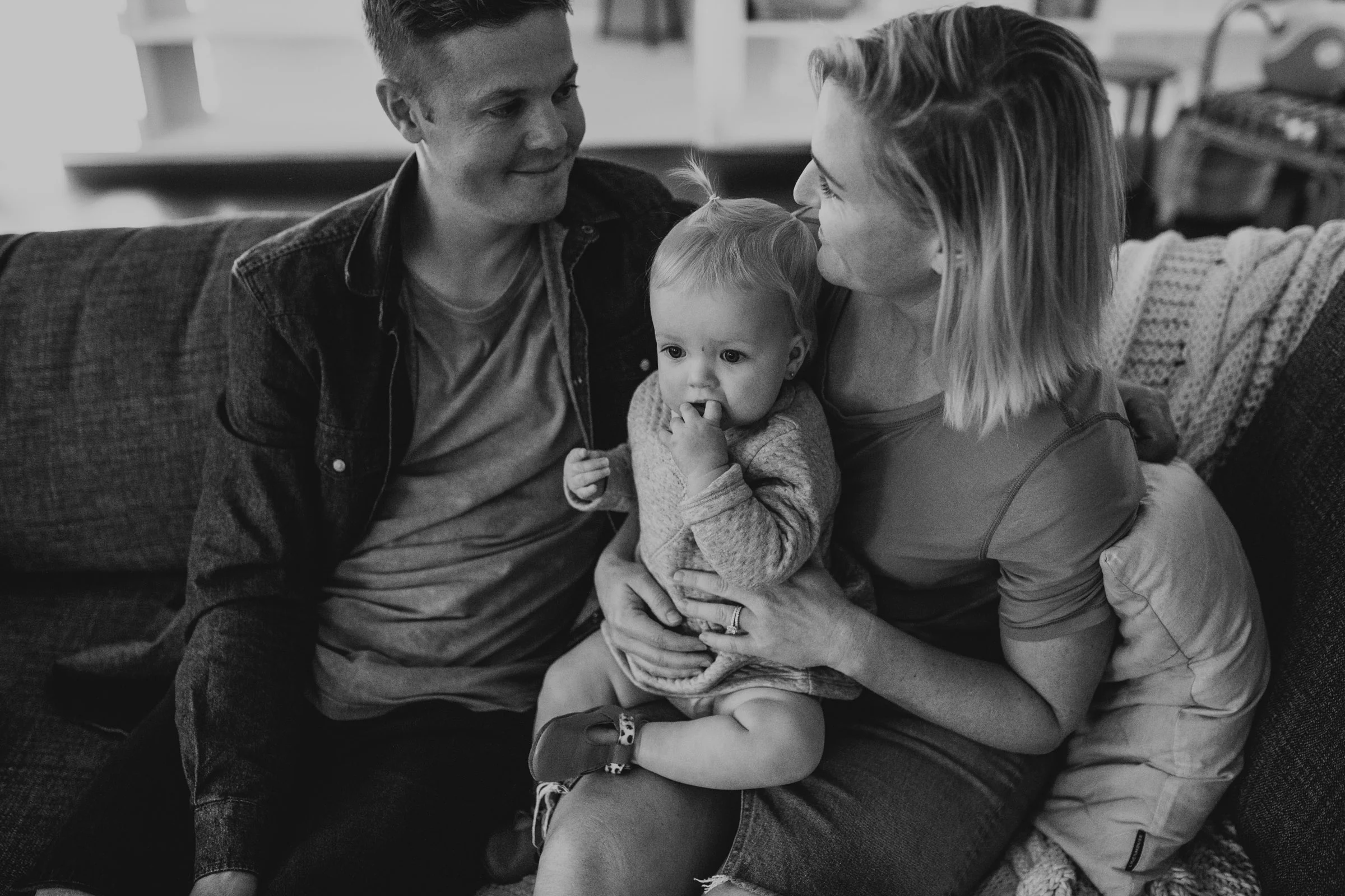 ROB+LOZ+ELKIE+KOCH+FAMILY+INHOME+LIFESTYLE+SESSION-80.jpg