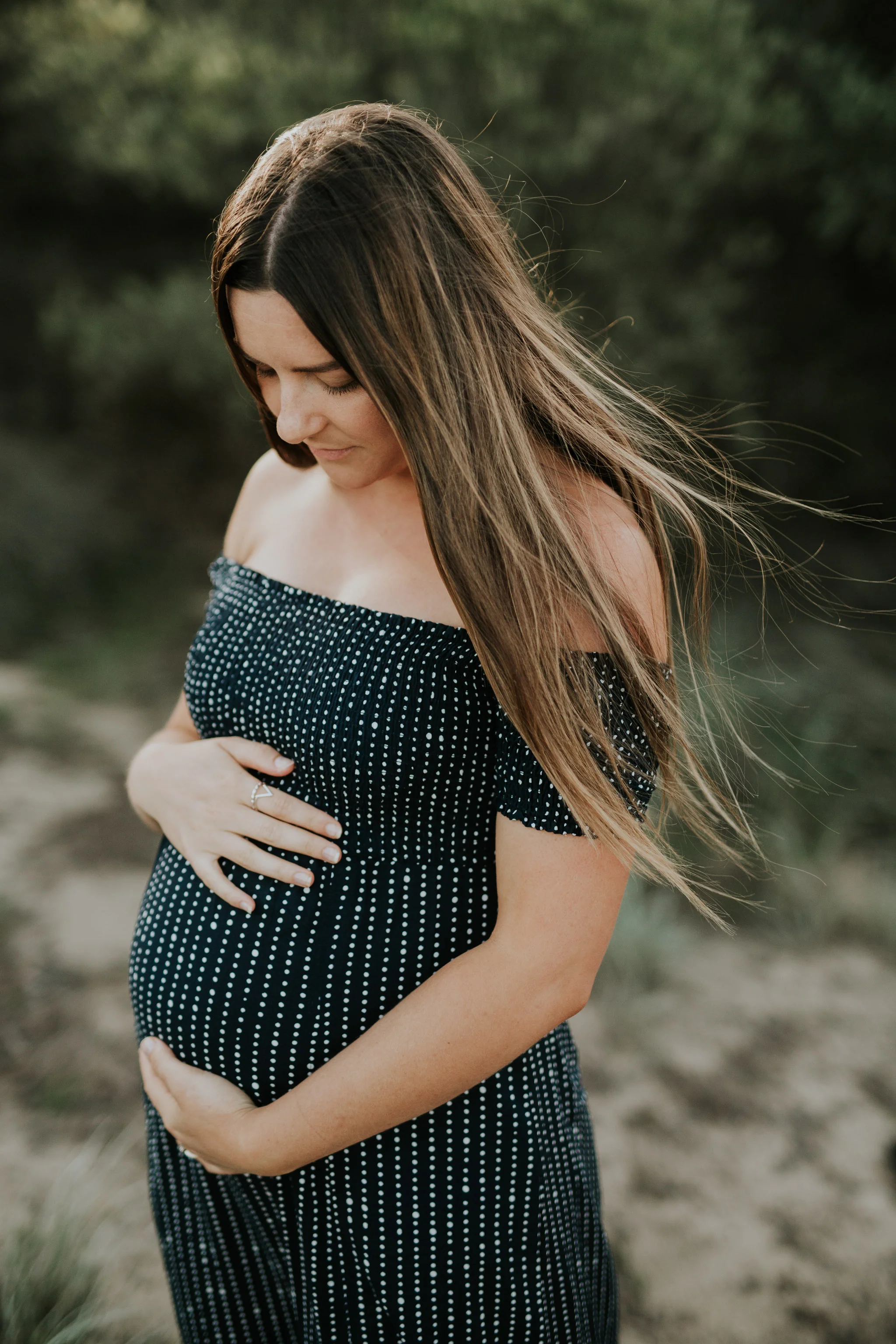 AMY+ANDREW+SHOALHAVEN+HEADS+BEACH+MATERNITY+SESSION+CANDID-2.jpg