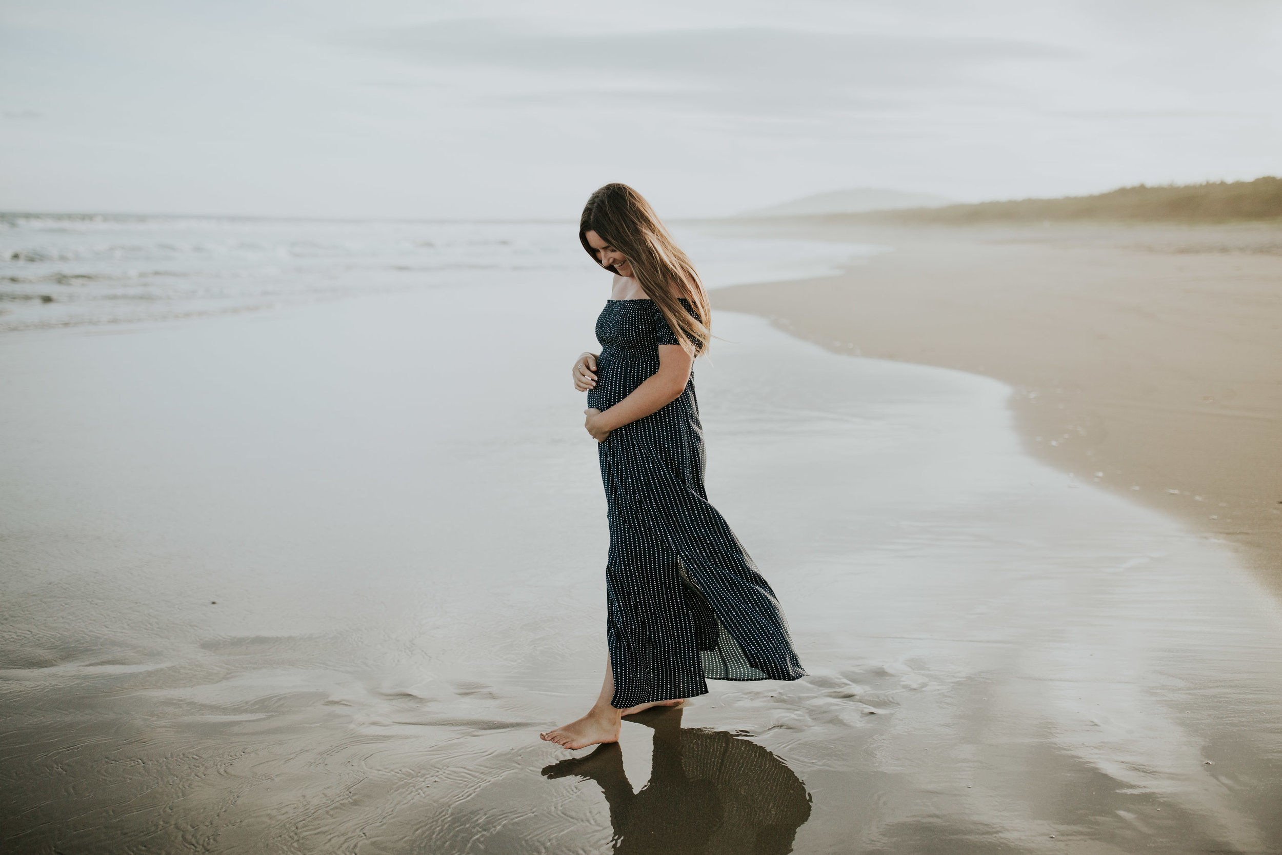 AMY+ANDREW+SHOALHAVEN+HEADS+BEACH+MATERNITY+SESSION+CANDID-14.jpg