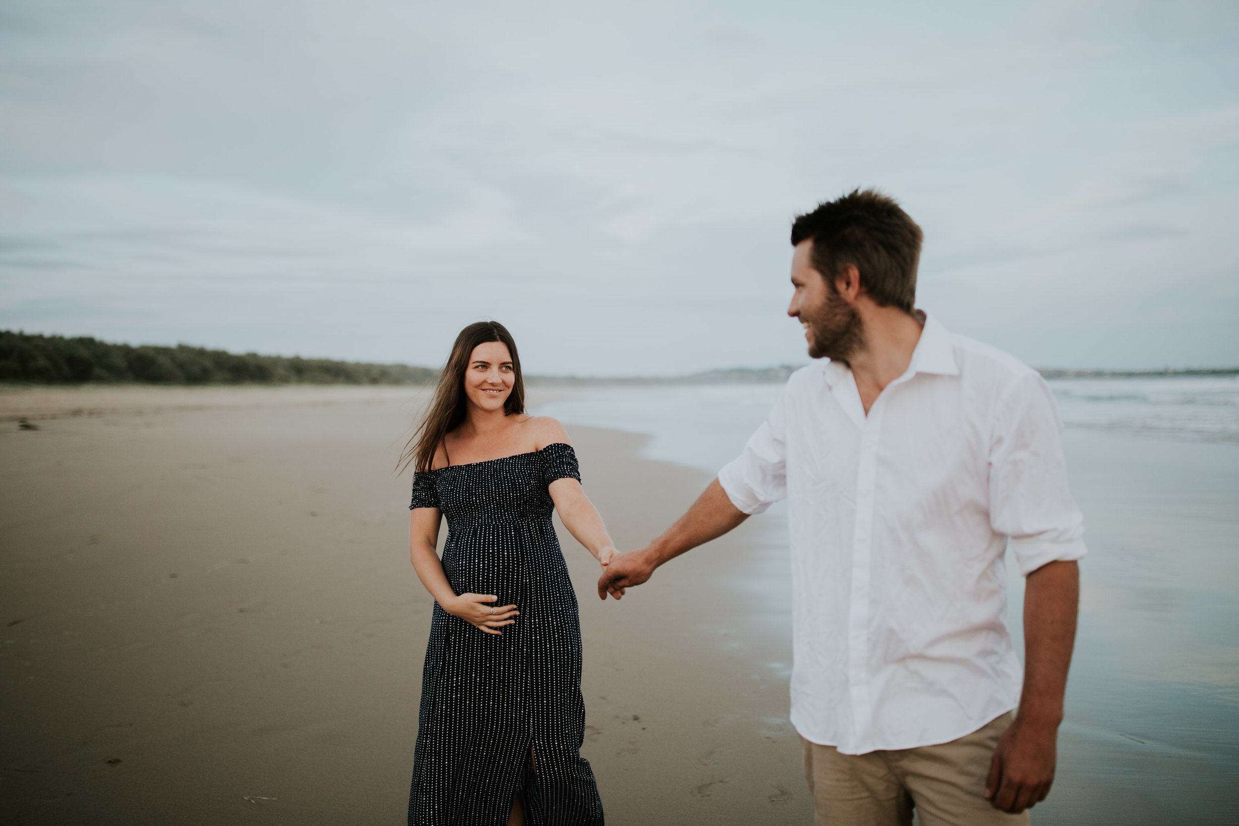 AMY+ANDREW+SHOALHAVEN+HEADS+BEACH+MATERNITY+SESSION+CANDID-28.jpg