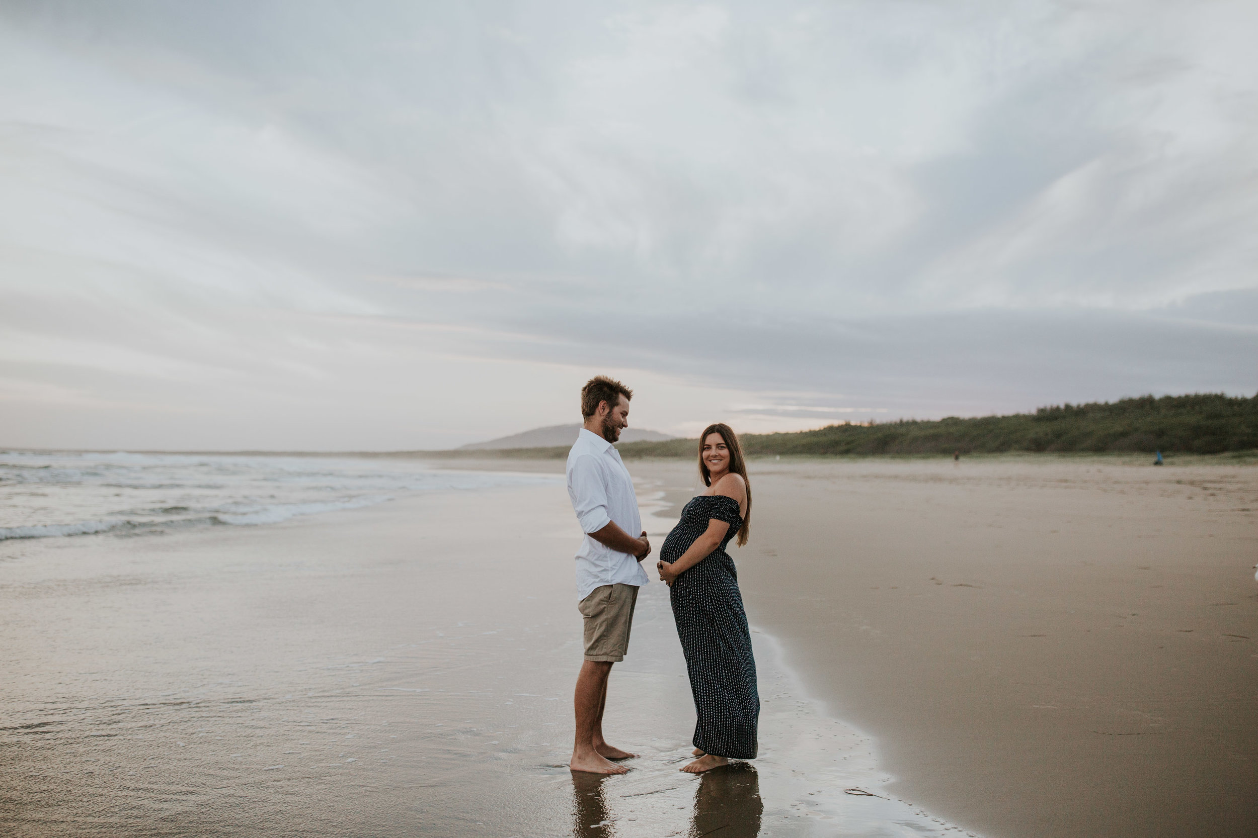AMY+ANDREW+SHOALHAVEN+HEADS+BEACH+MATERNITY+SESSION+CANDID-33.jpg
