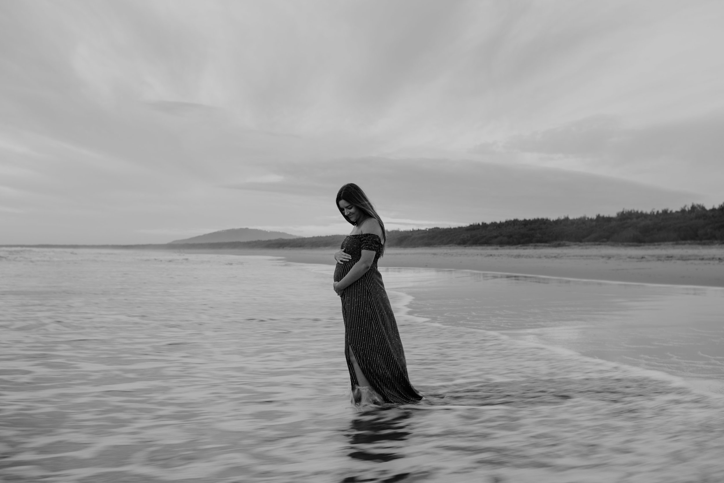 AMY+ANDREW+SHOALHAVEN+HEADS+BEACH+MATERNITY+SESSION+CANDID-44.jpg