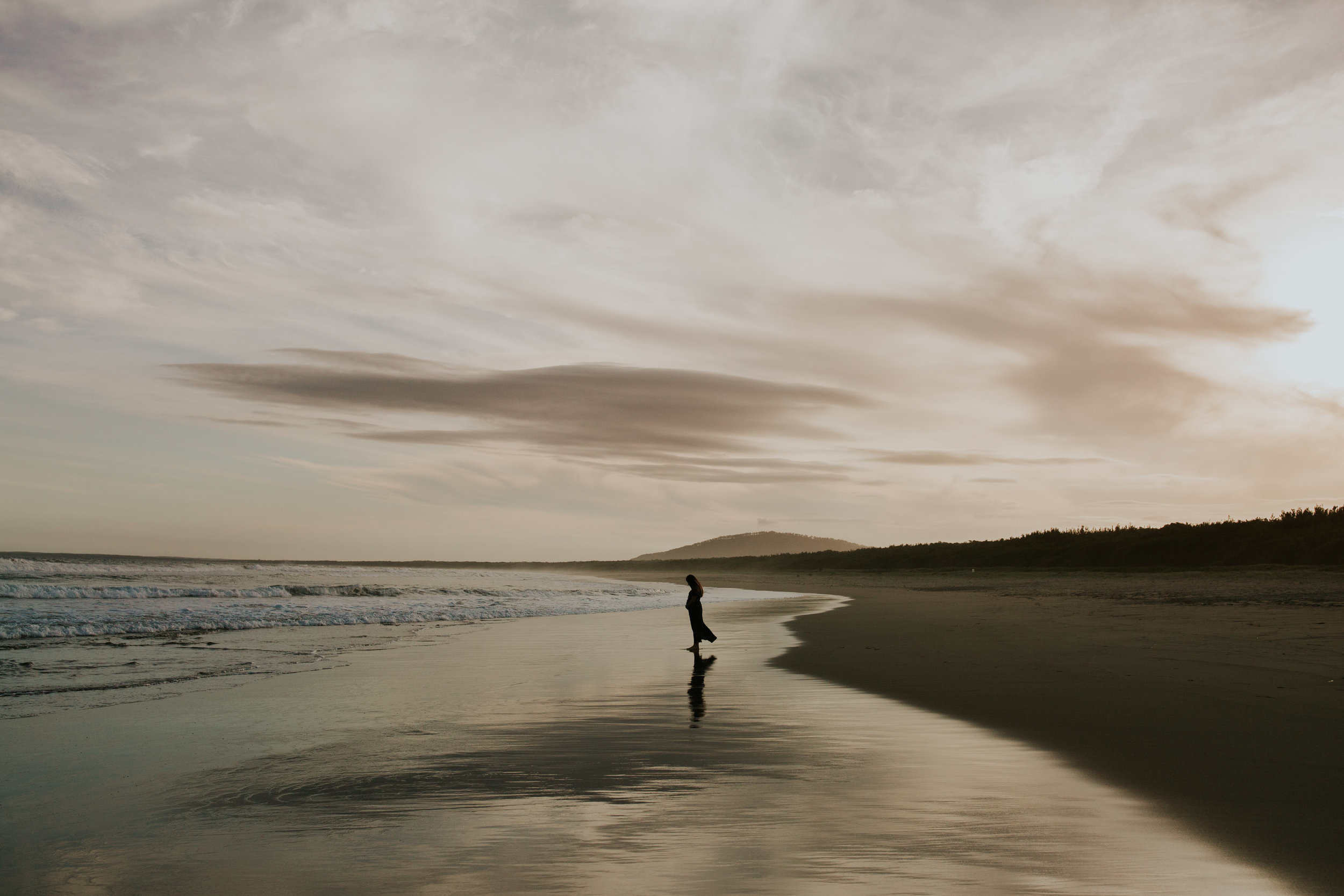 AMY+ANDREW+SHOALHAVEN+HEADS+BEACH+MATERNITY+SESSION+CANDID-45.jpg