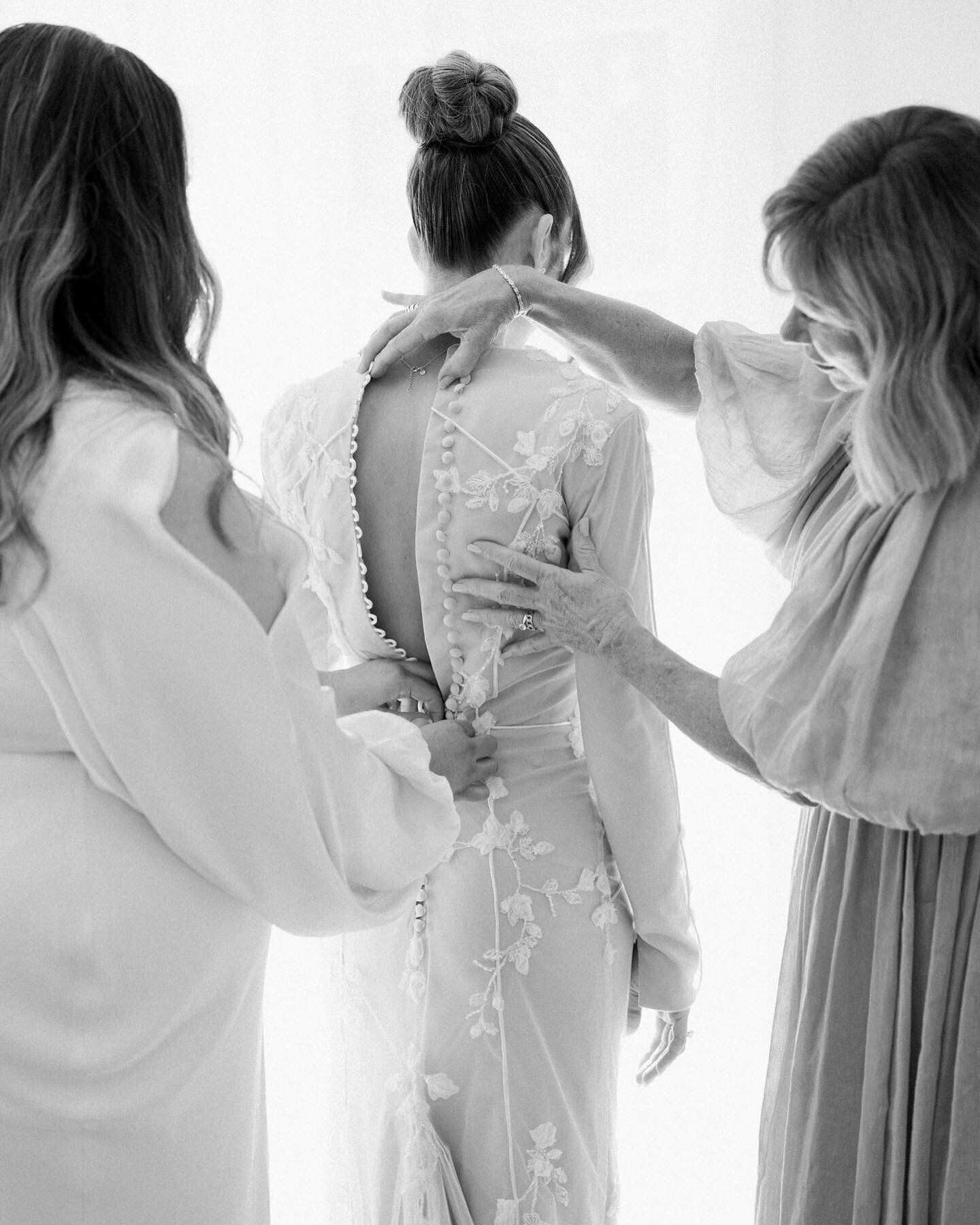 Black and white details from Sam &amp; Emily&rsquo;s beautiful wedding down at @thejacksonranch_. I fell in love with The Jackson Ranch the first time I went there. We were down the coast for the weekend and saw a little sign out on the road to Bawle