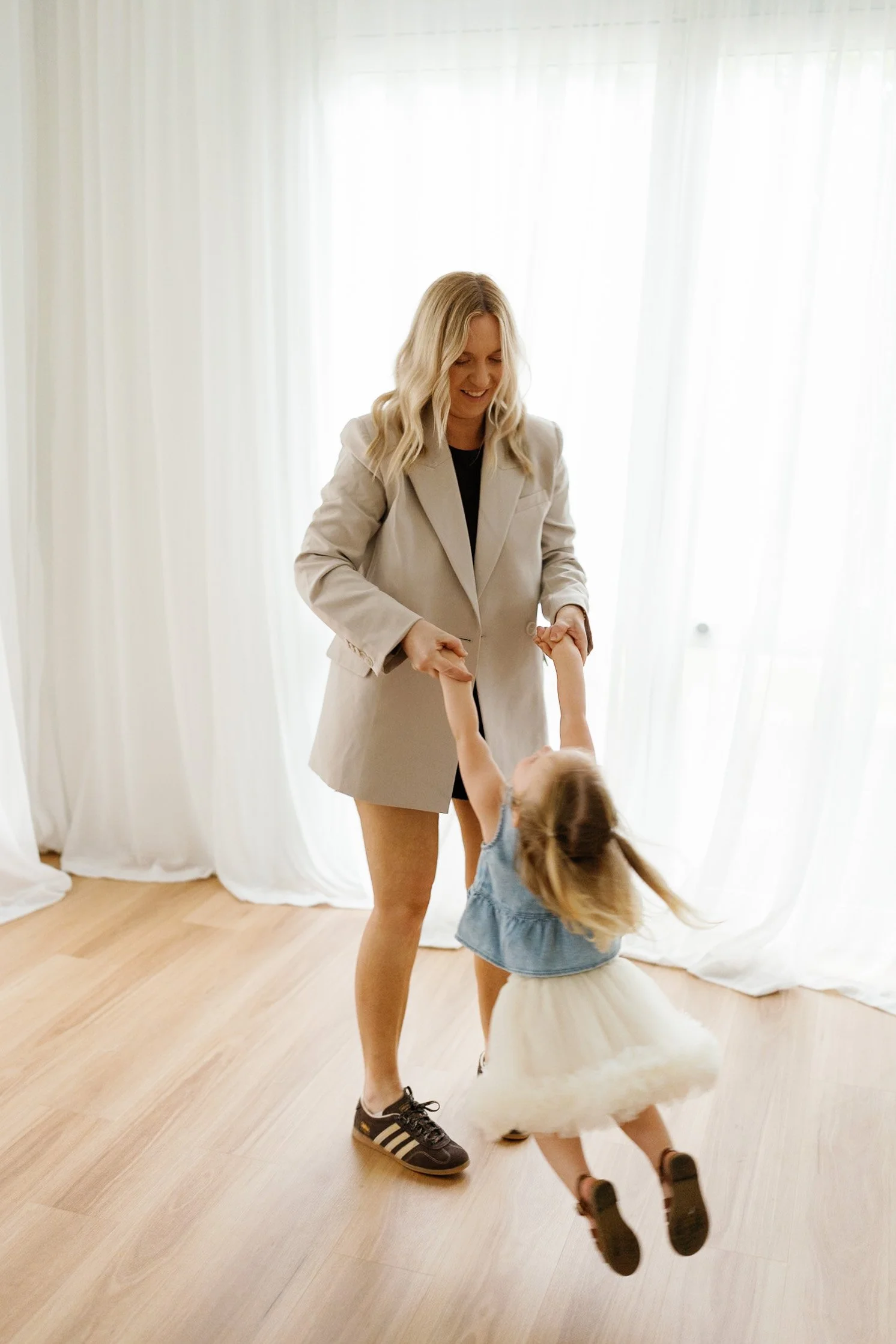 Emma And the Kids -102.JPG