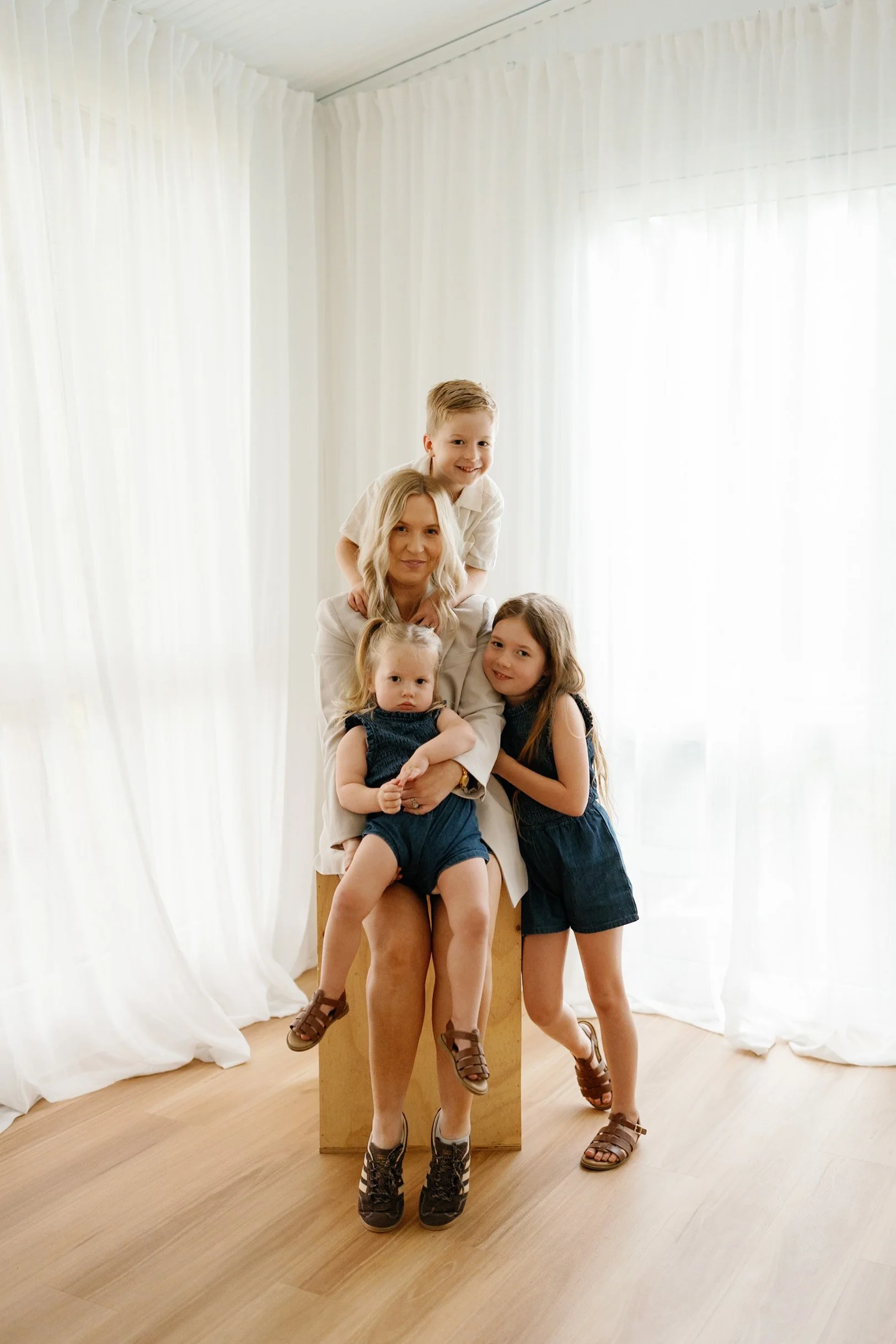 Emma And the Kids -7.JPG